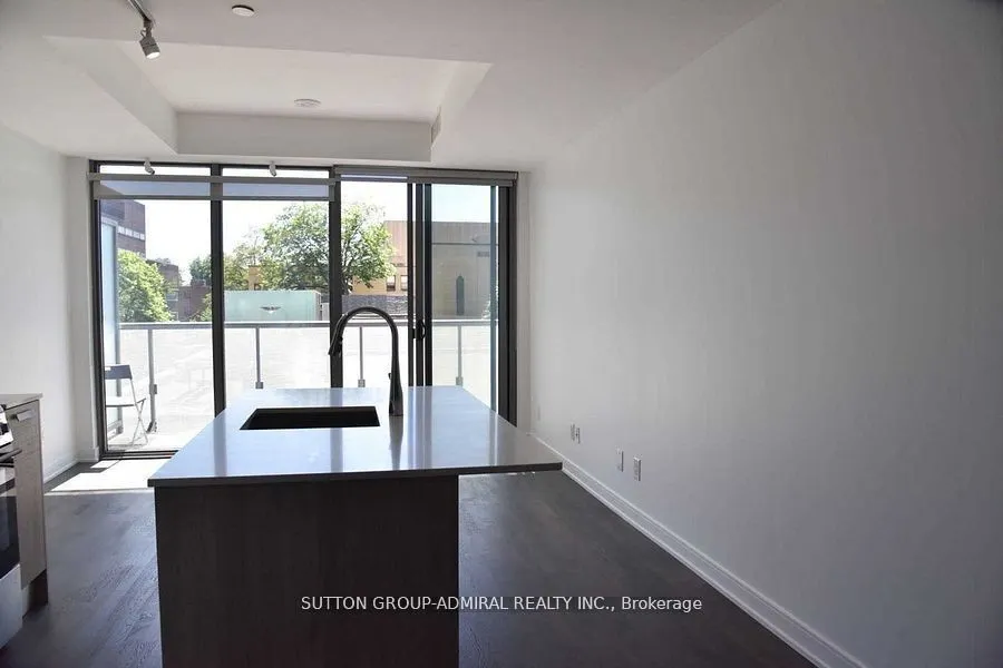 57 St Joseph Street W, #212