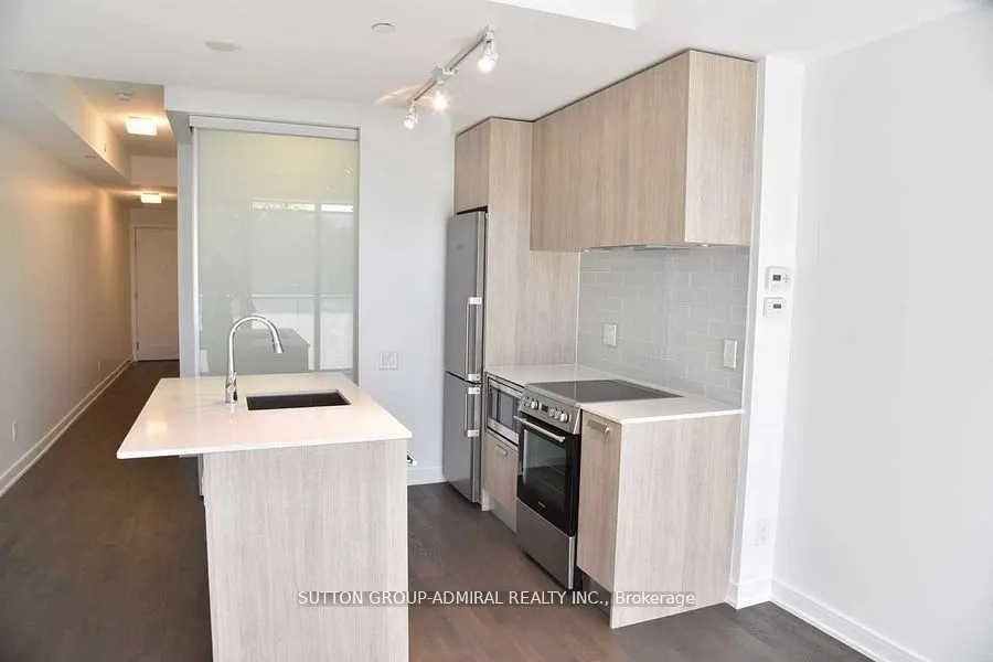 57 St Joseph Street W, #212