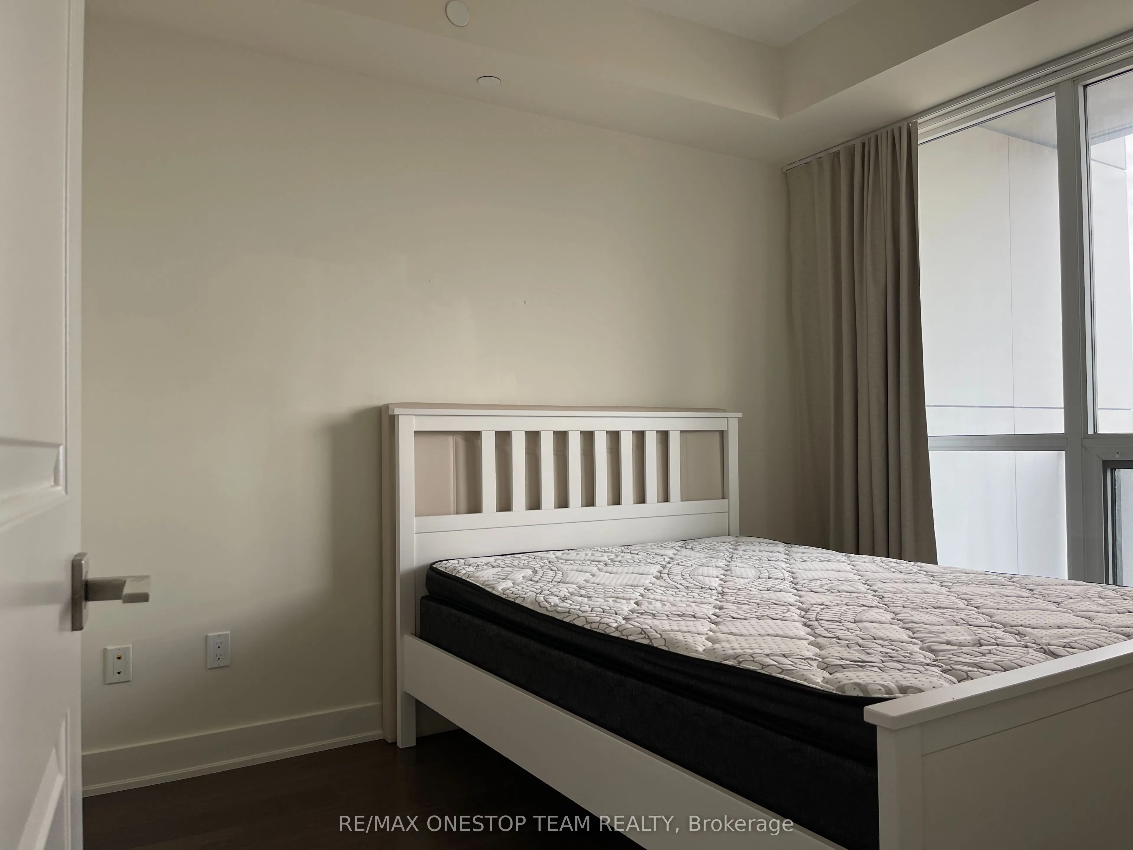 88 Sheppard Avenue E, #2303