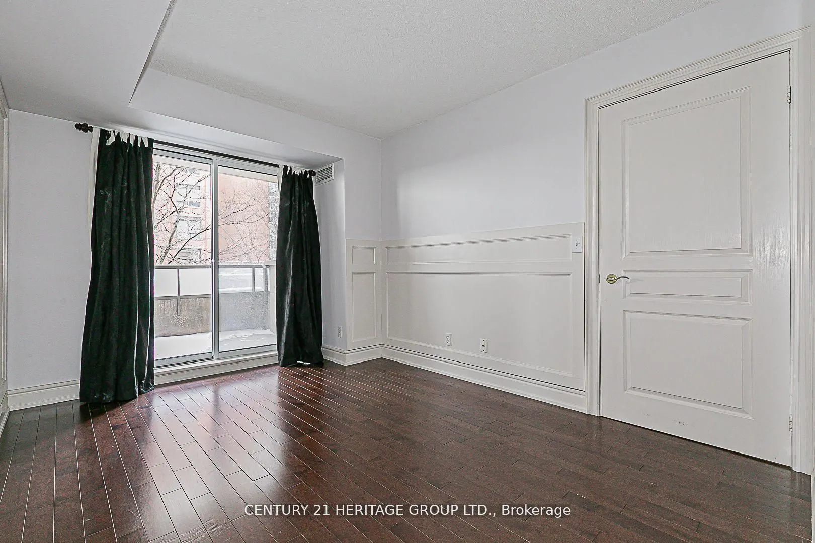 55 Harrison Garden Boulevard S, #407
