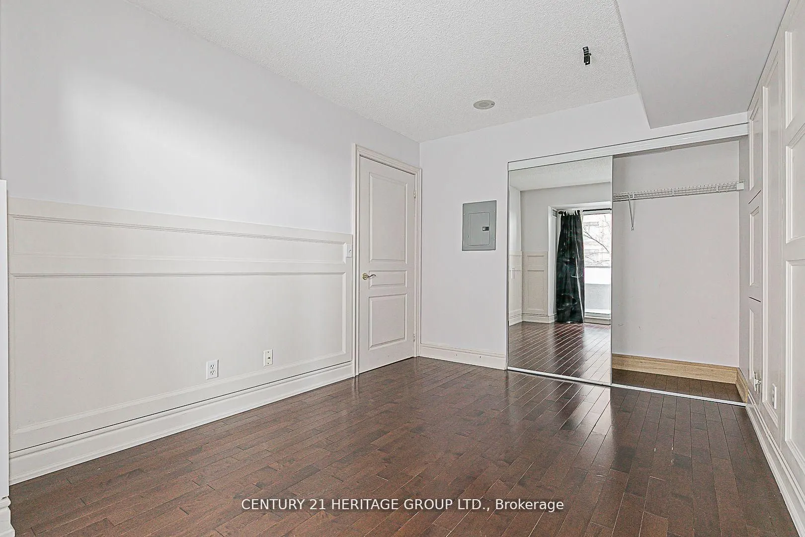 55 Harrison Garden Boulevard S, #407