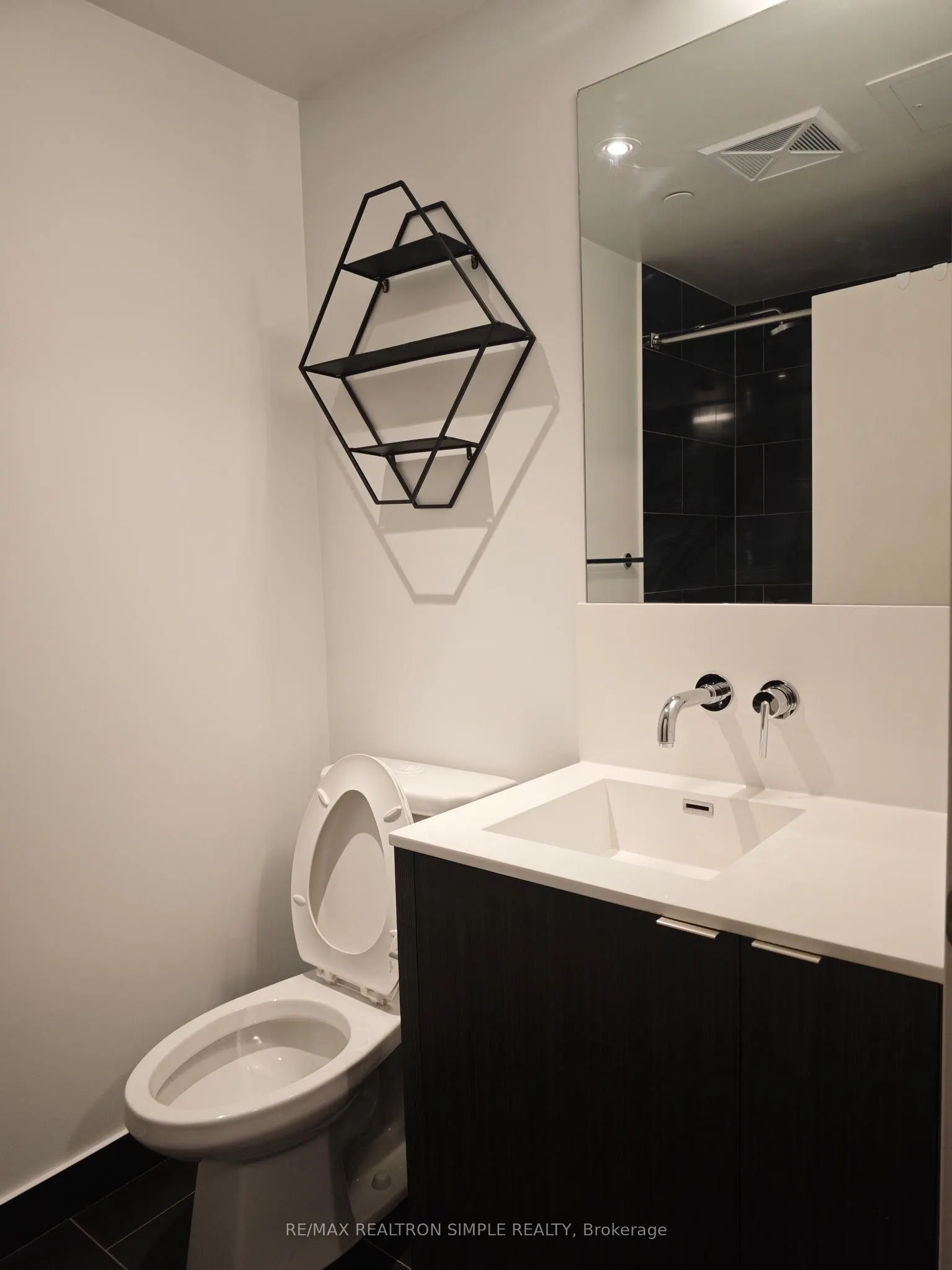 100 Harbour Street, #3502