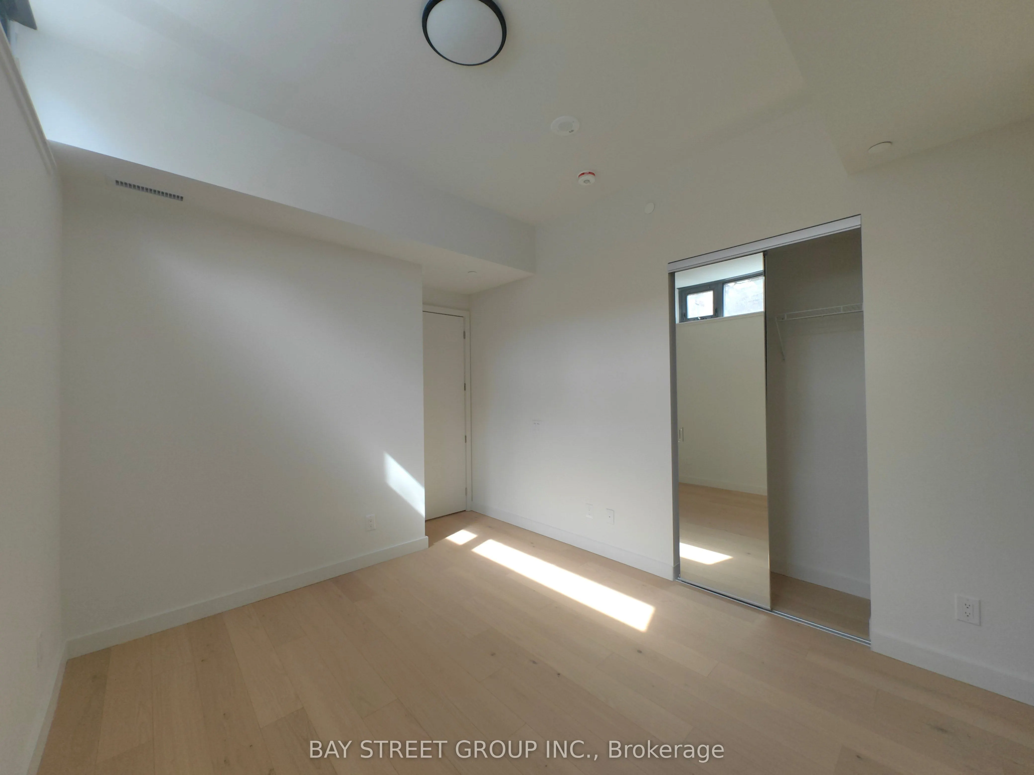 81 Wellesley Street E, #204