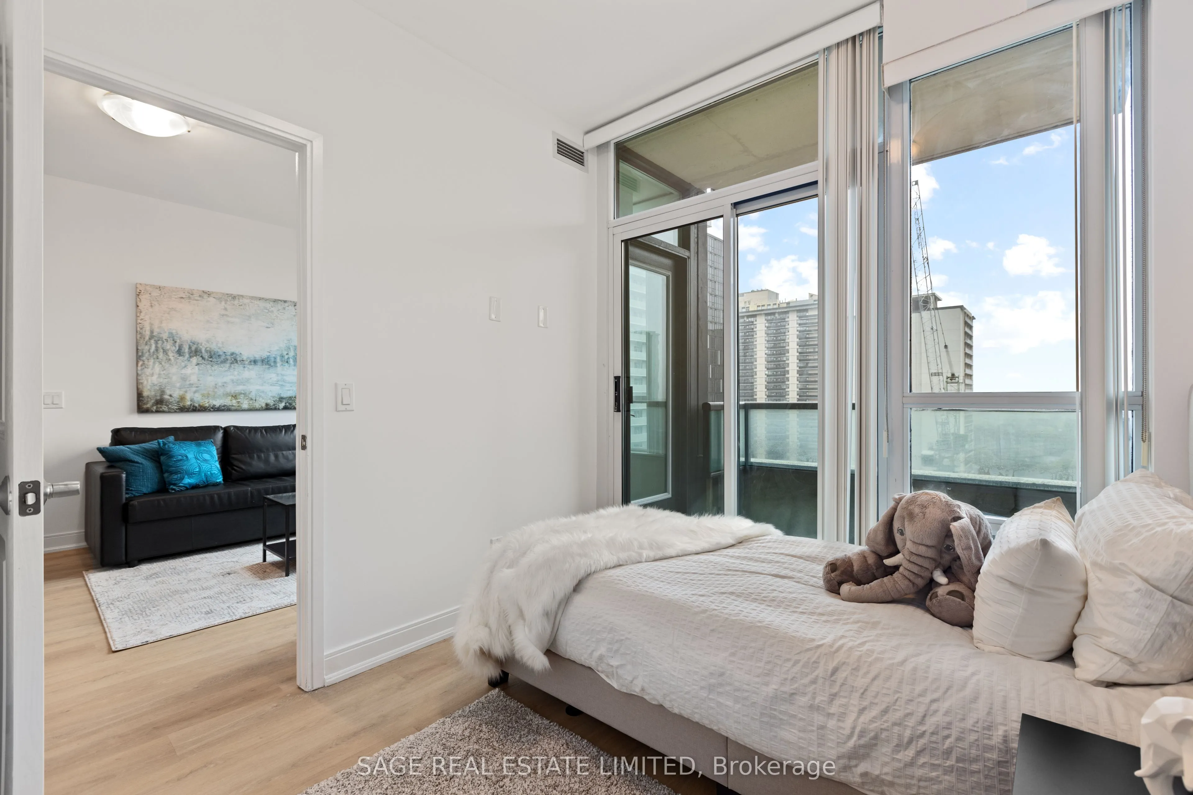 88 Broadway Avenue, #1301