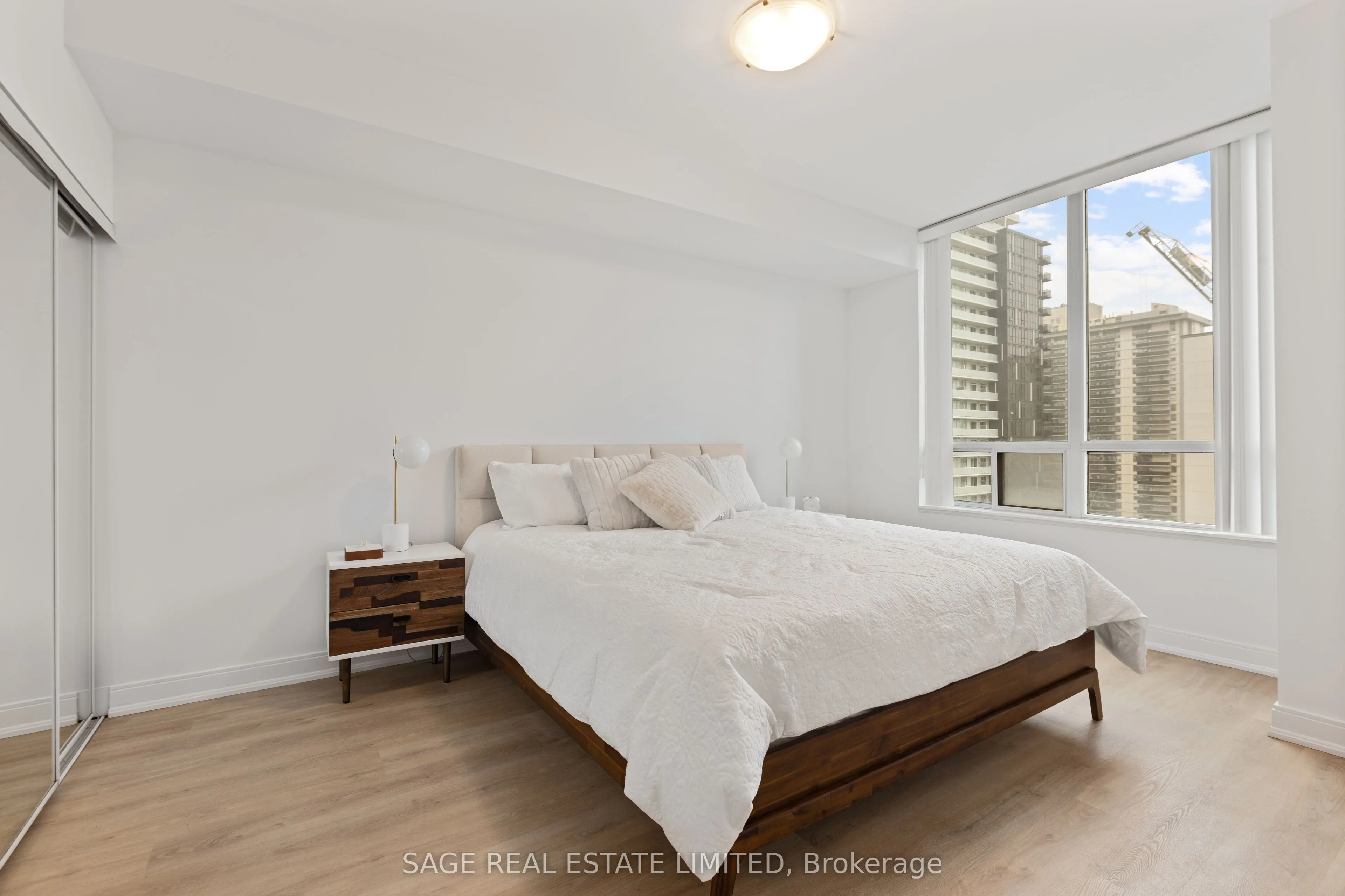 88 Broadway Avenue, #1301