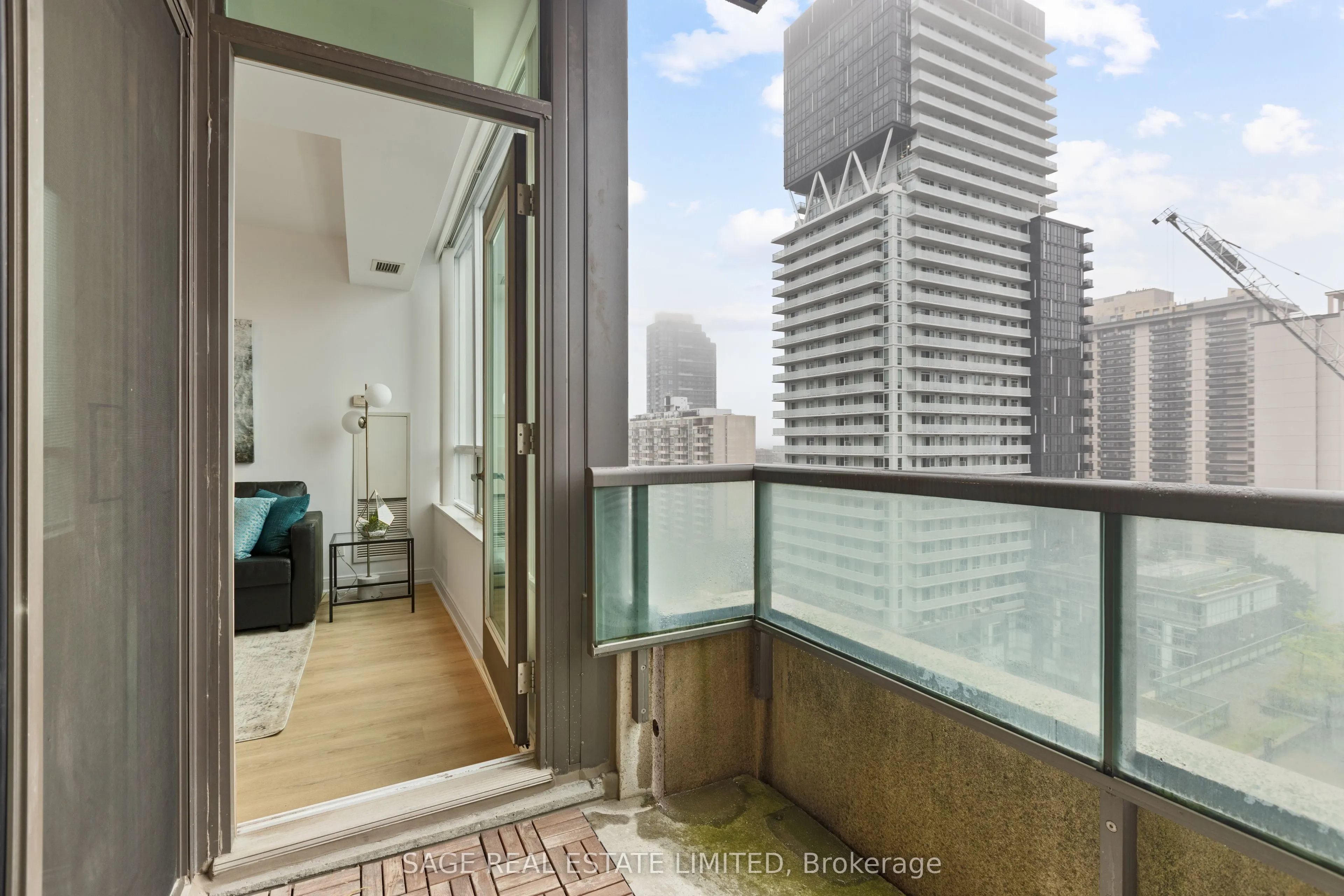 88 Broadway Avenue, #1301