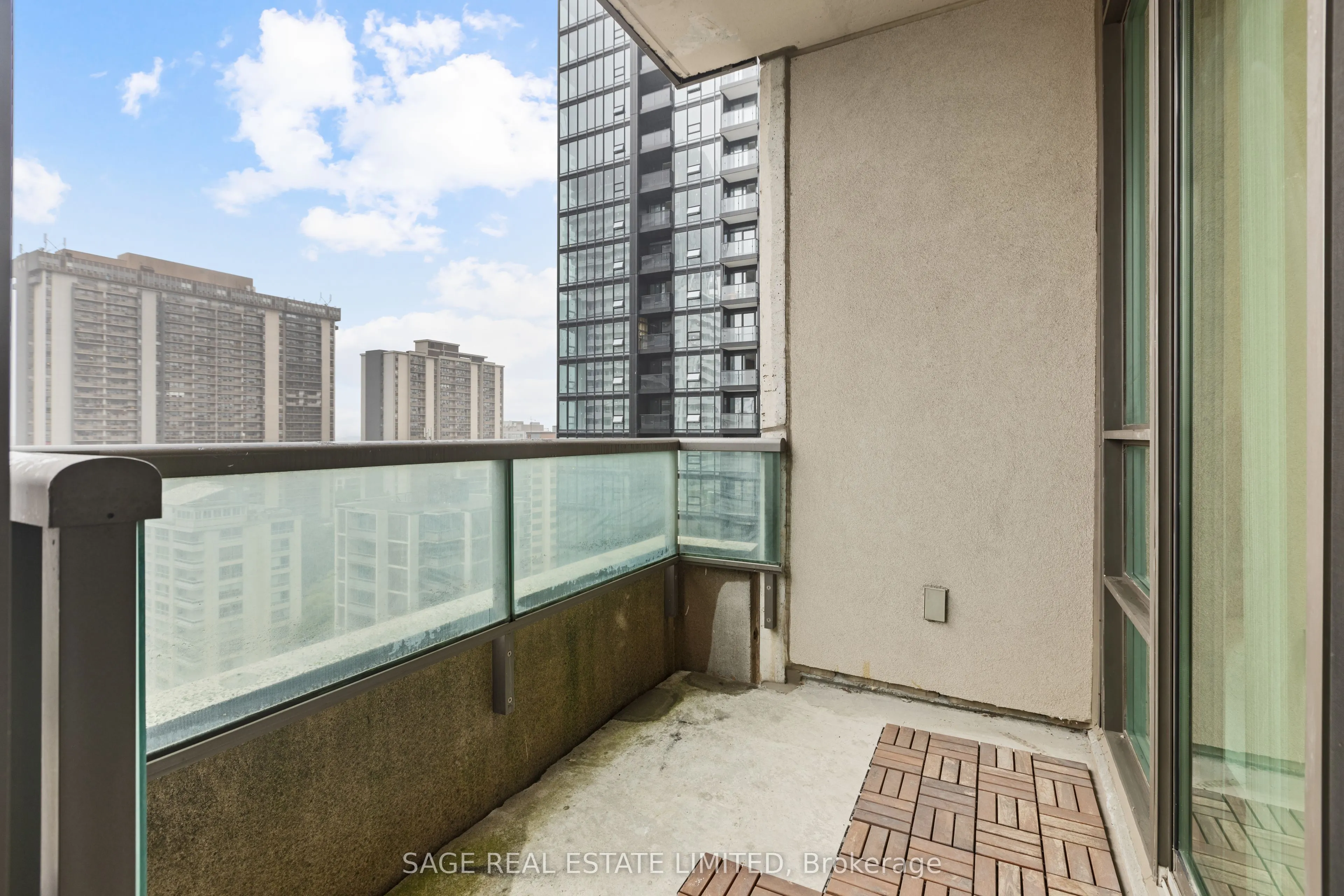 88 Broadway Avenue, #1301
