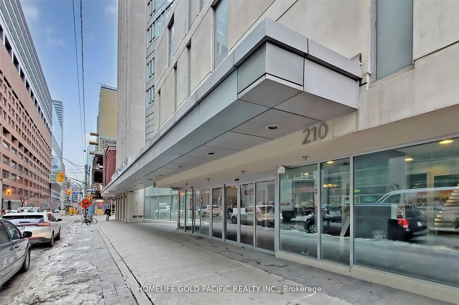 210 Victoria Street, #708