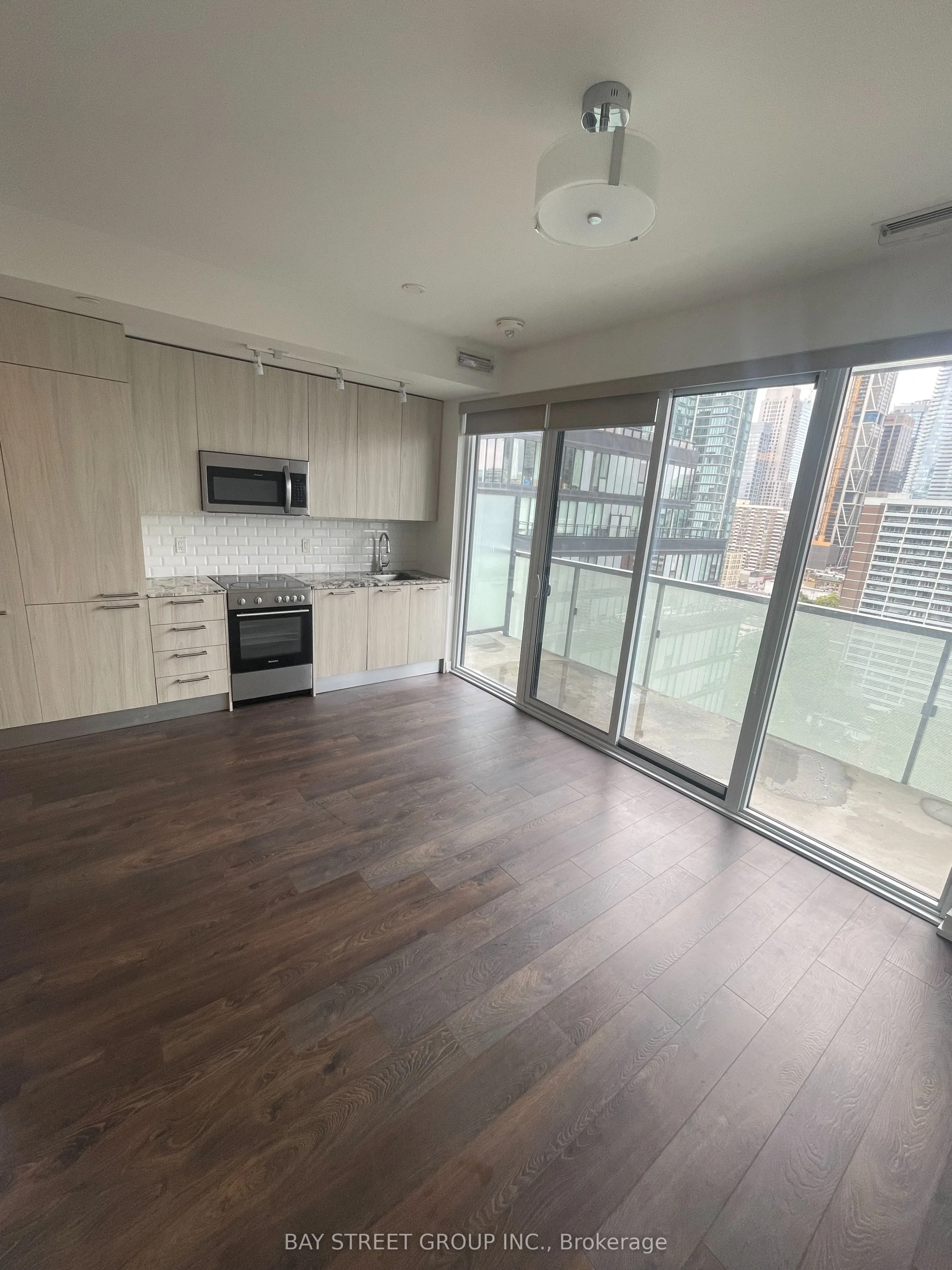 28 Wellesley Street E, #2008