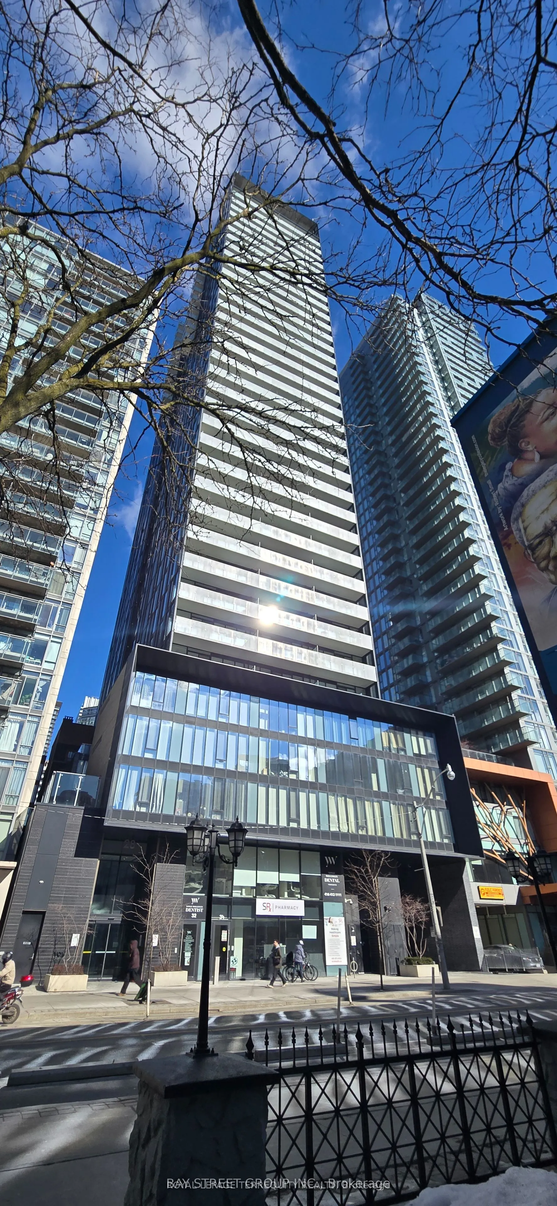 28 Wellesley Street E, #2008