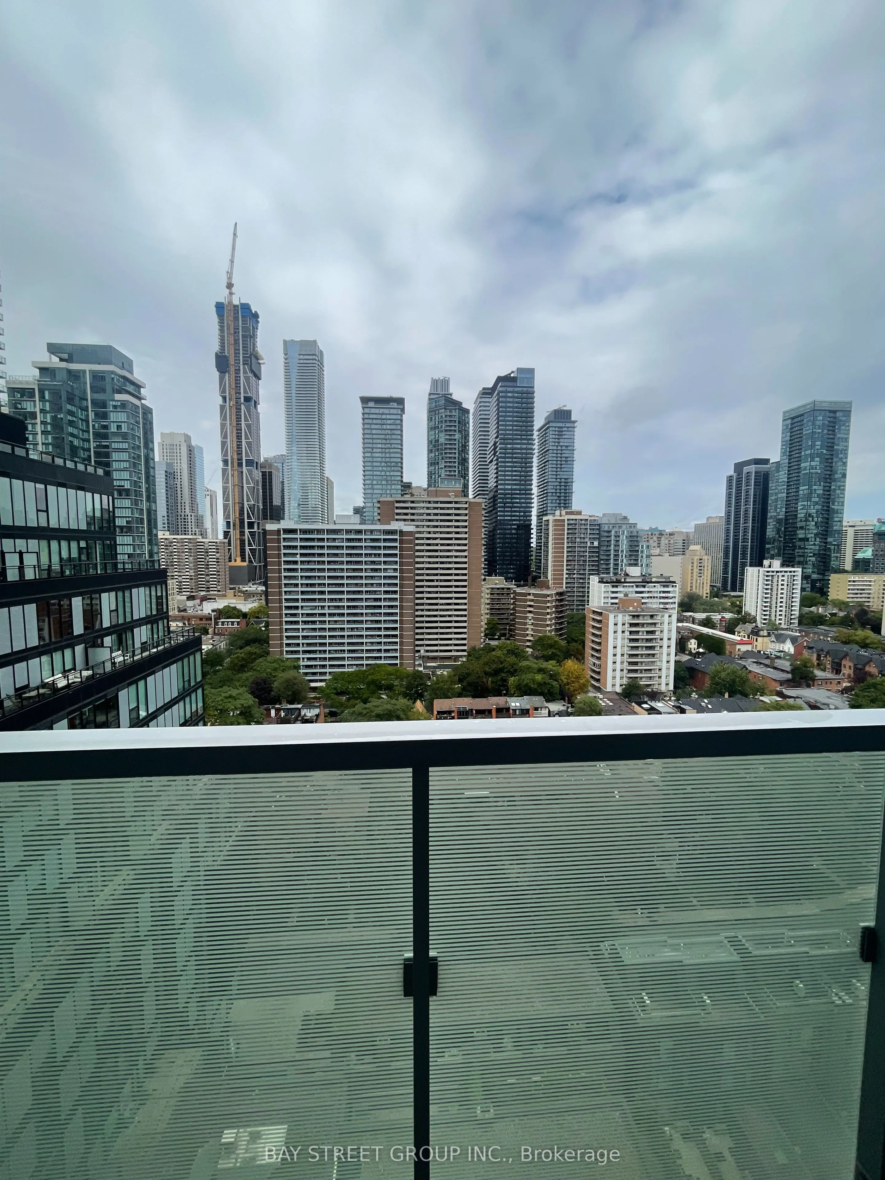 28 Wellesley Street E, #2008