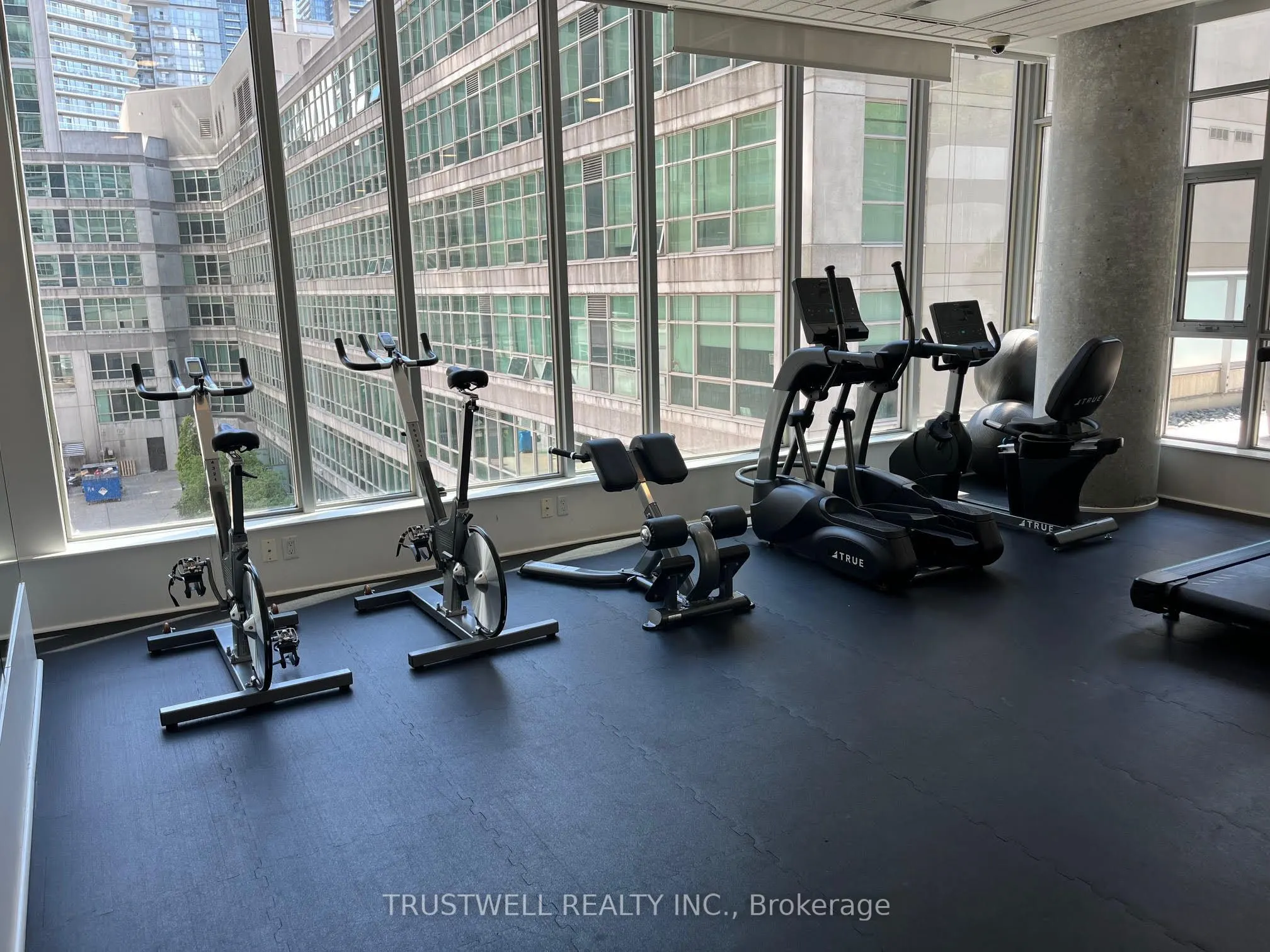 375 King Street W, #2810