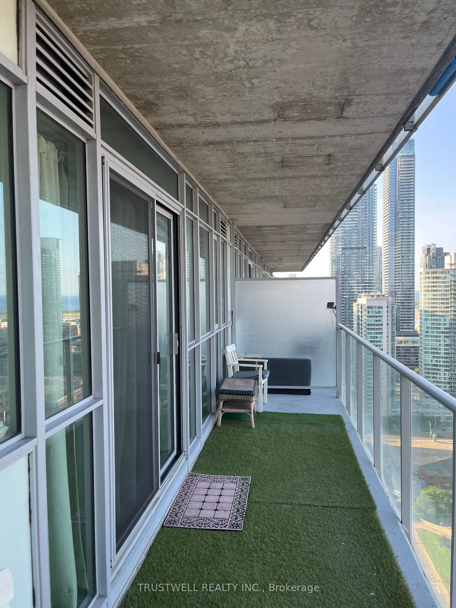 375 King Street W, #2810