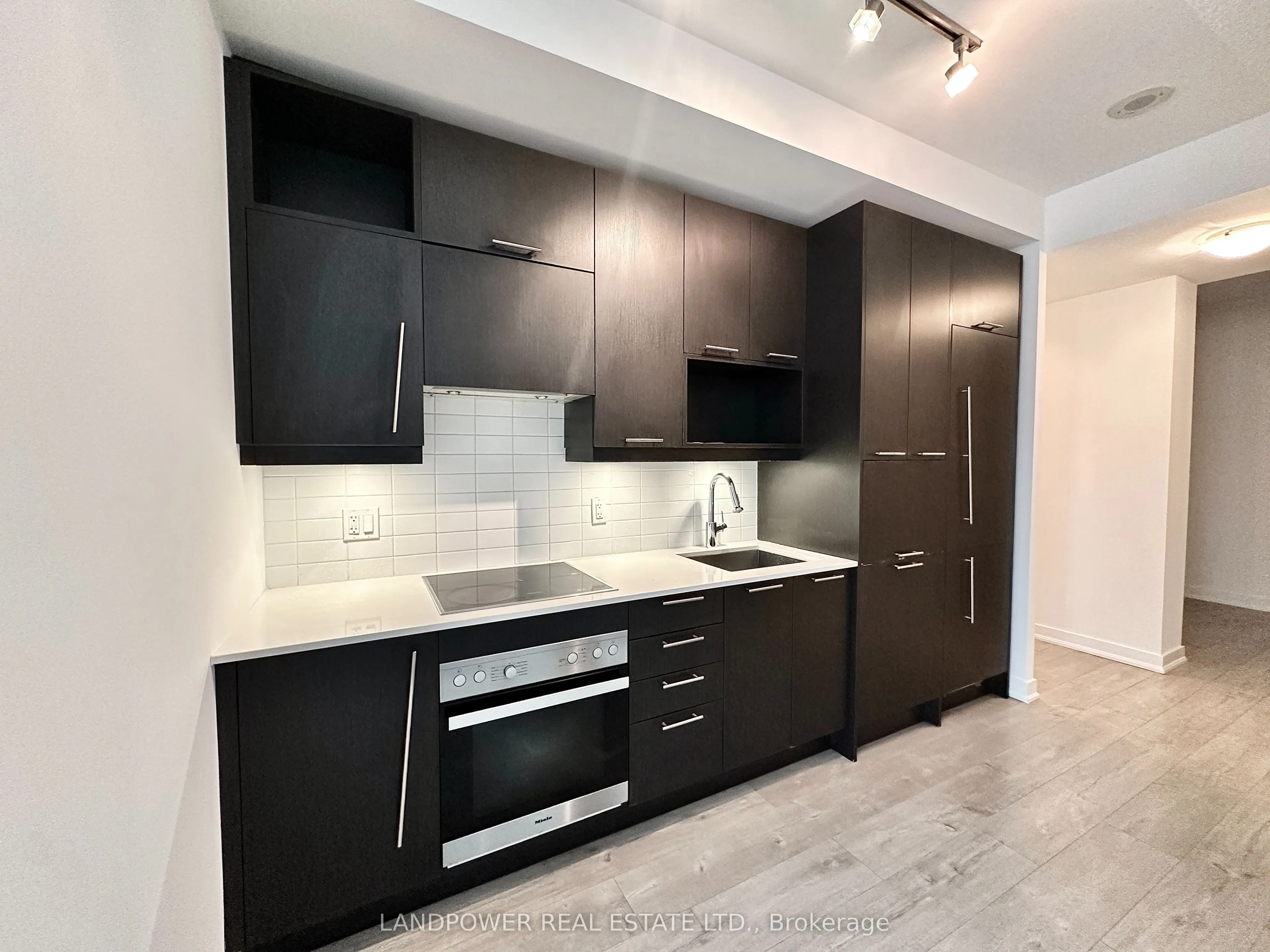 30 Nelson Street, #519