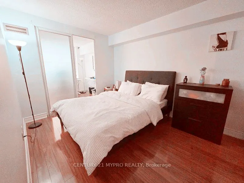 633 bay Street, #312