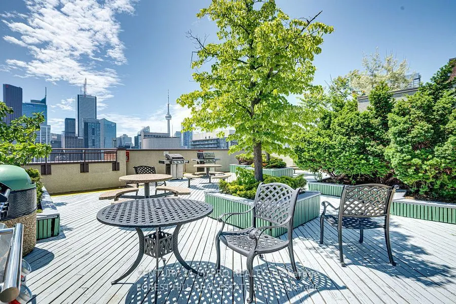 633 bay Street, #312