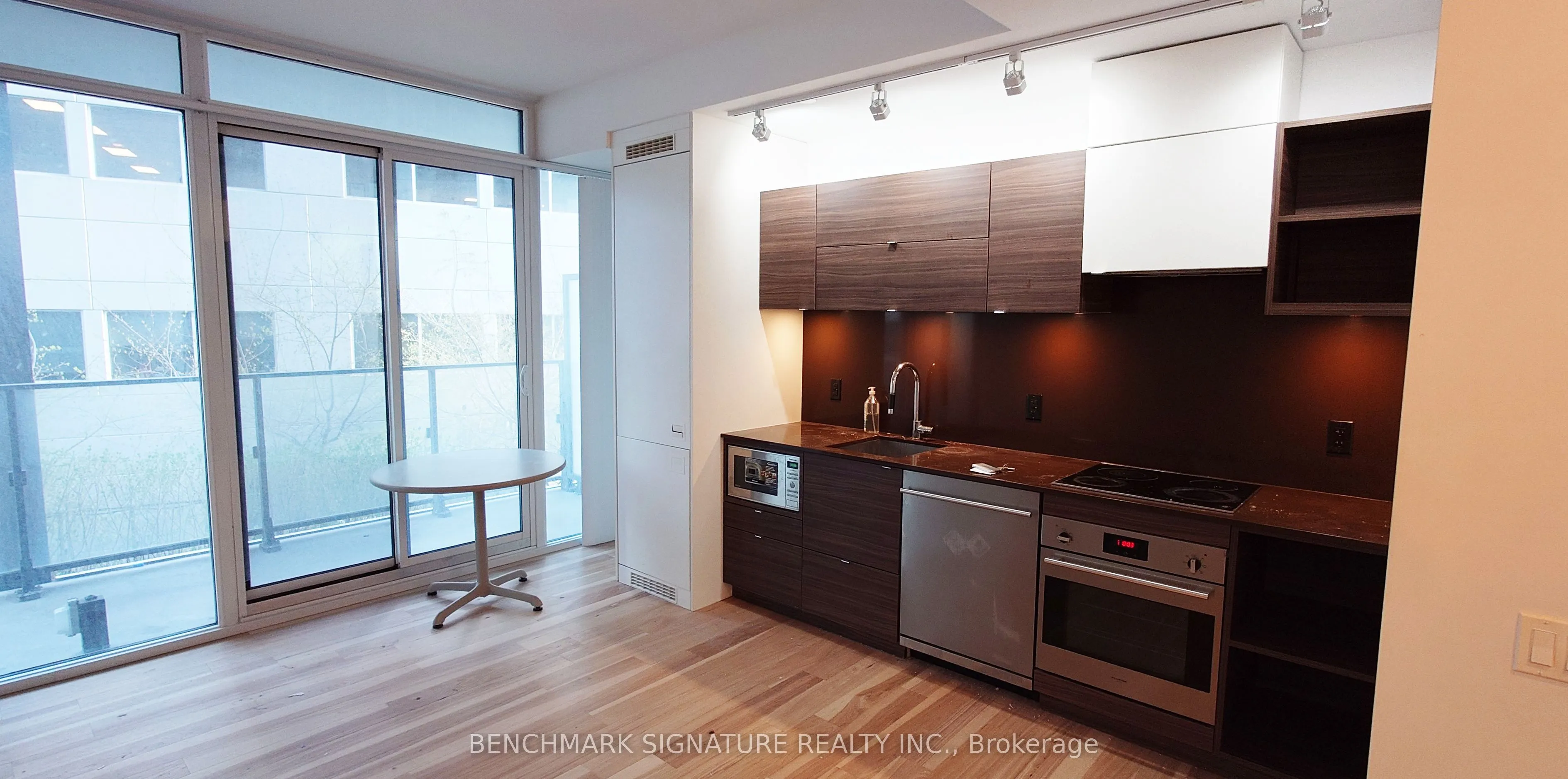 125 Peter Street, #612