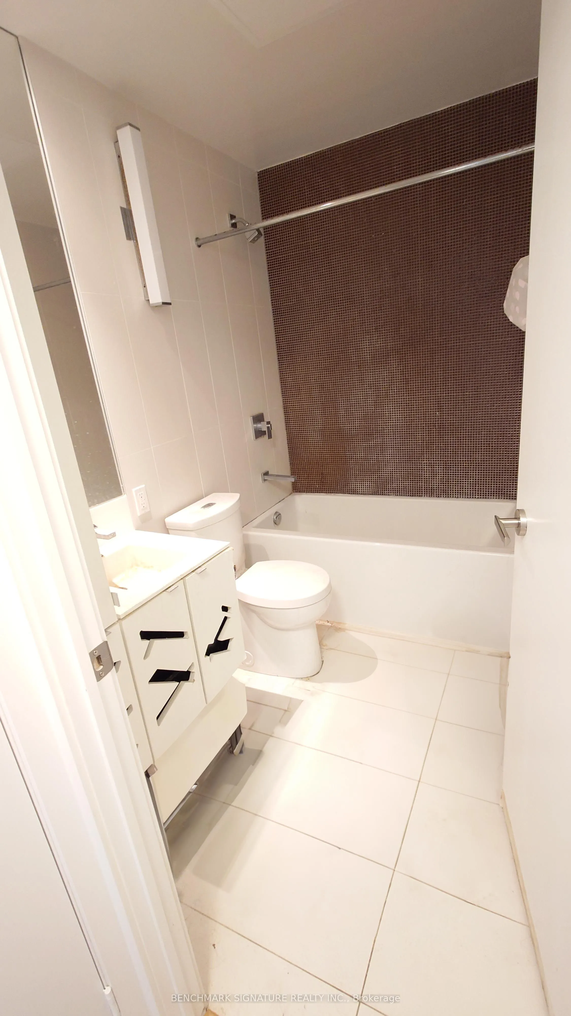 125 Peter Street, #612