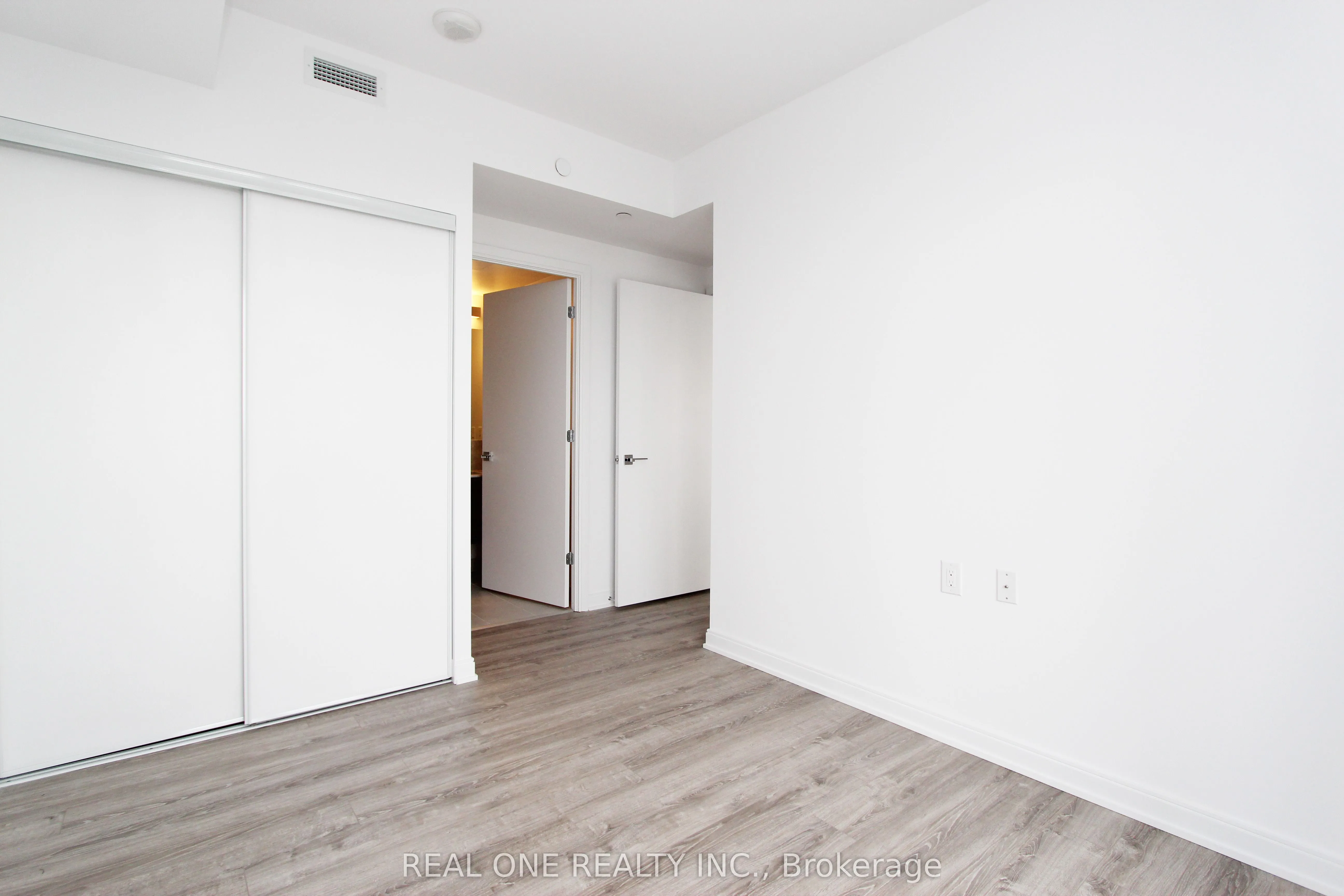 42 Charles Street E, #3903