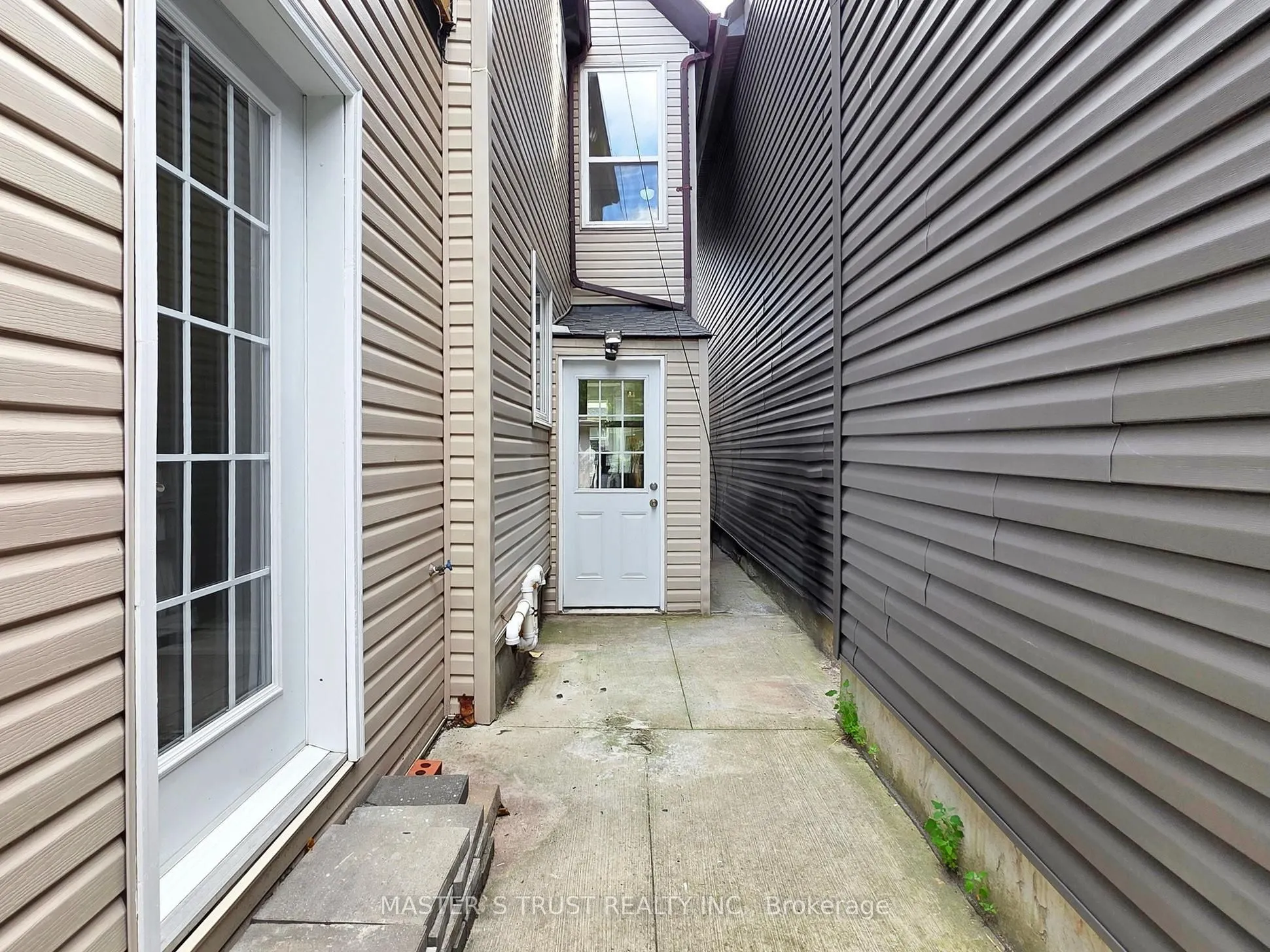 420 Ossington Avenue