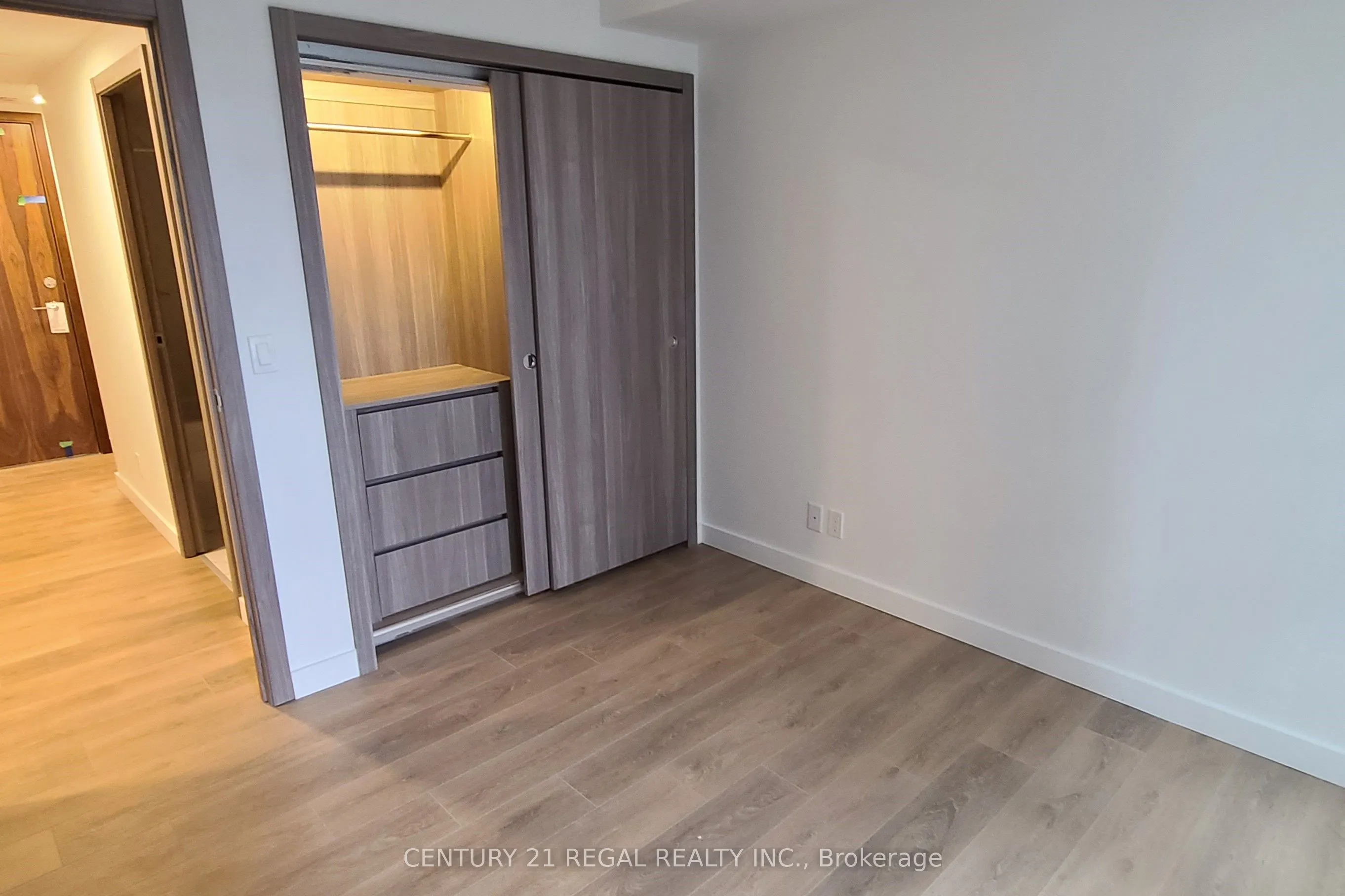 38 Widmer Street, #811