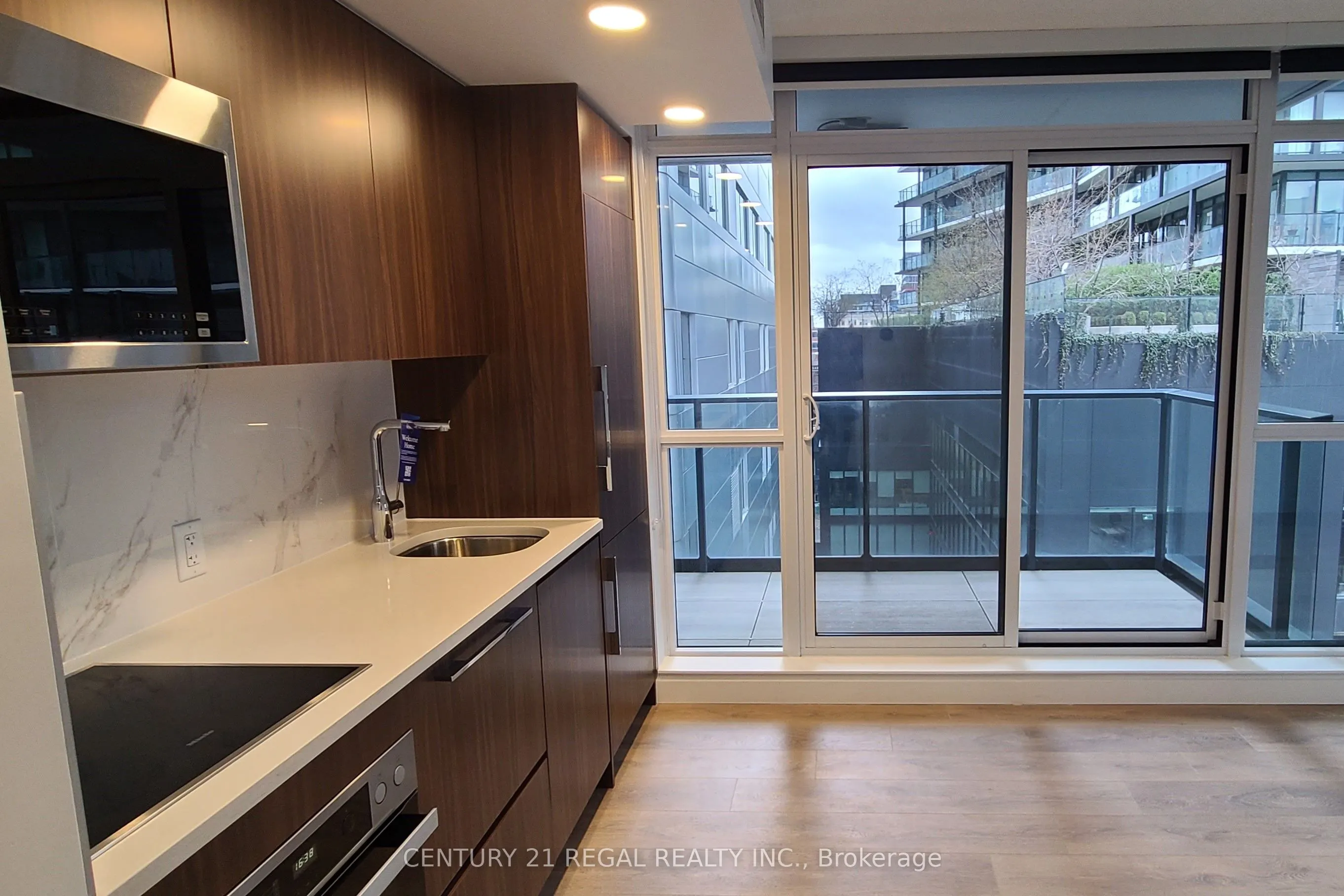 38 Widmer Street, #811