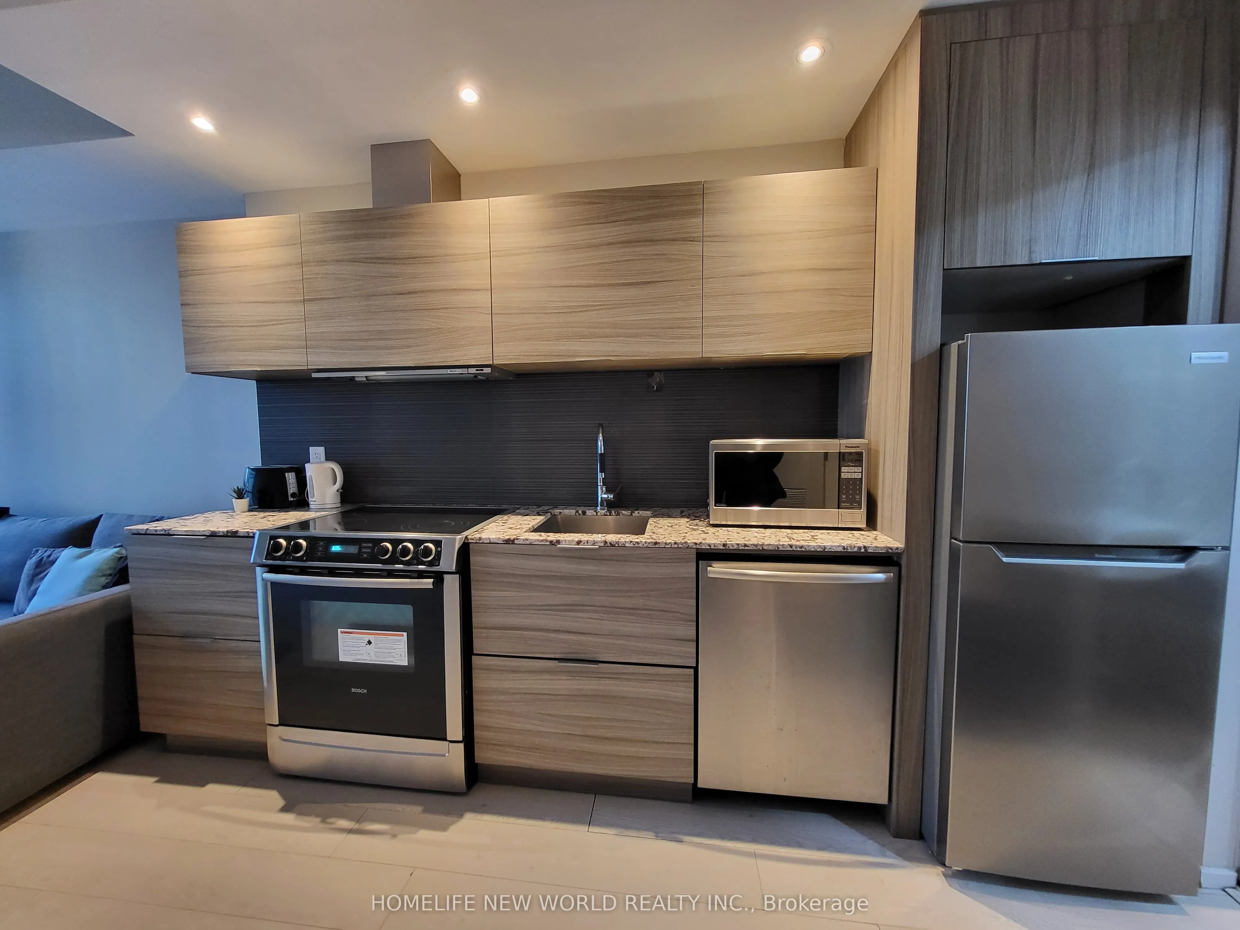 8 Charlotte Street, #404