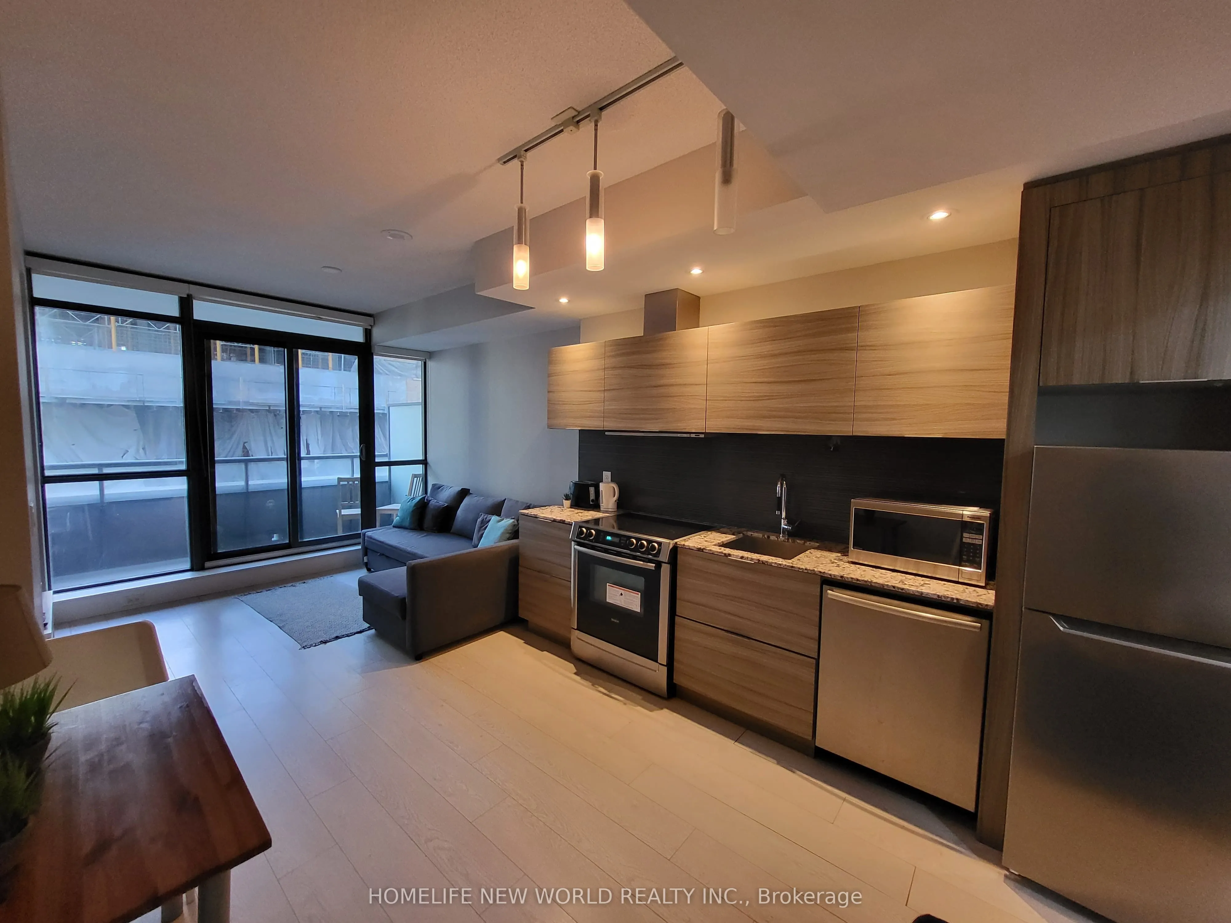 8 Charlotte Street, #404