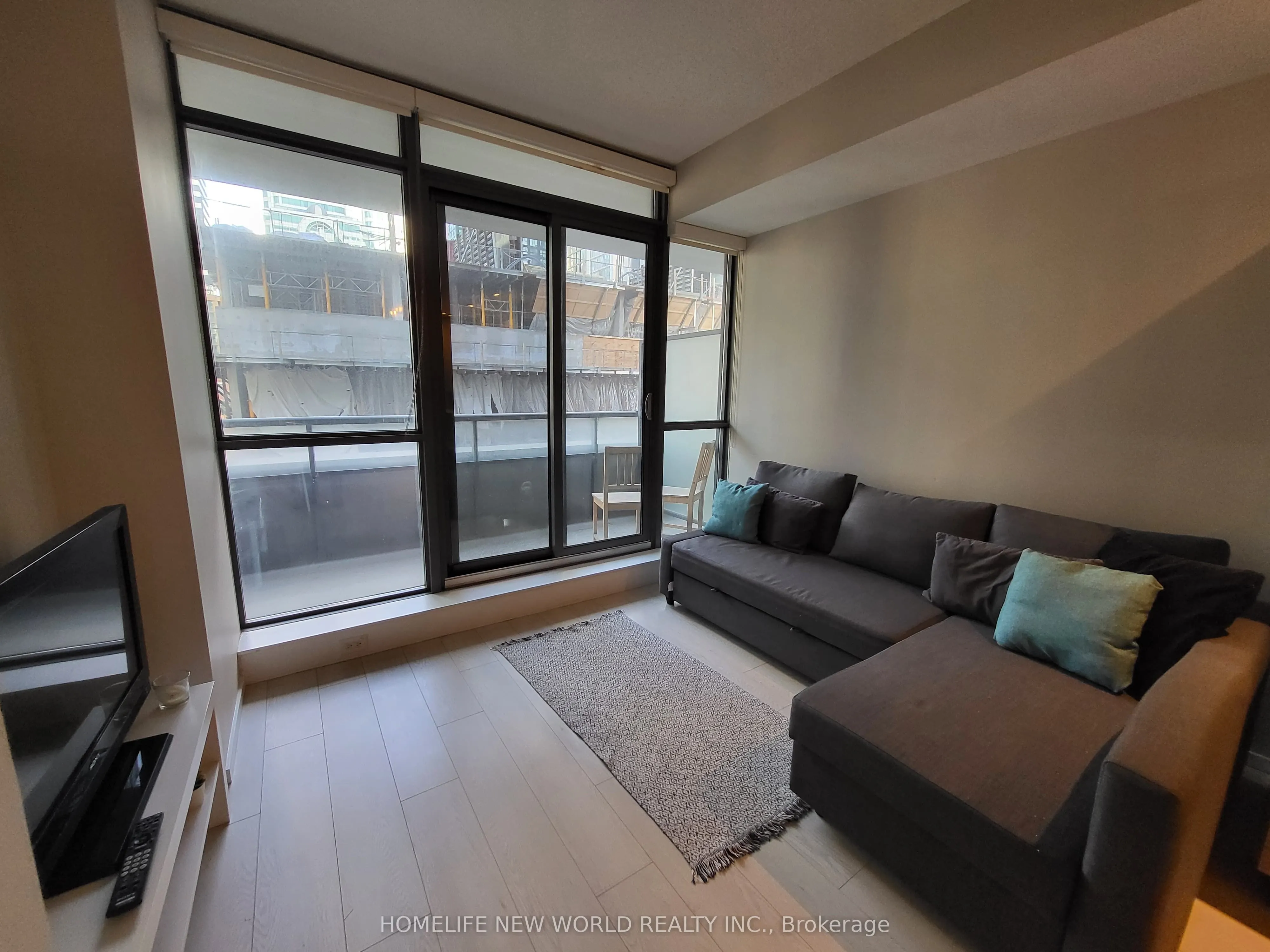 8 Charlotte Street, #404