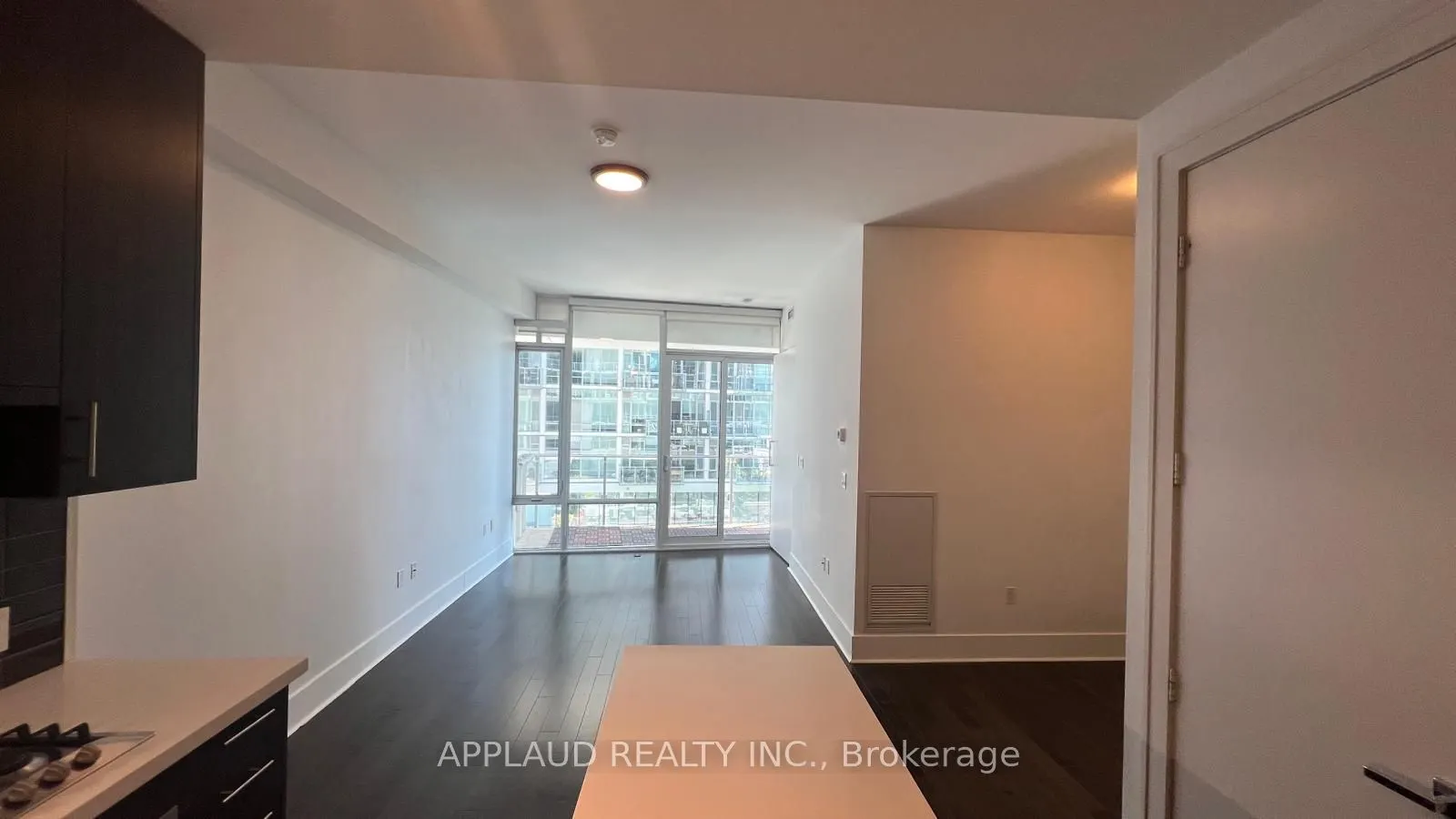 29 Queens Quay E, #409