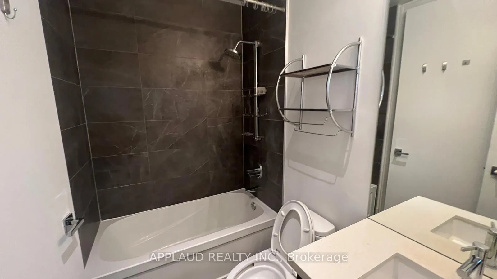 29 Queens Quay E, #409
