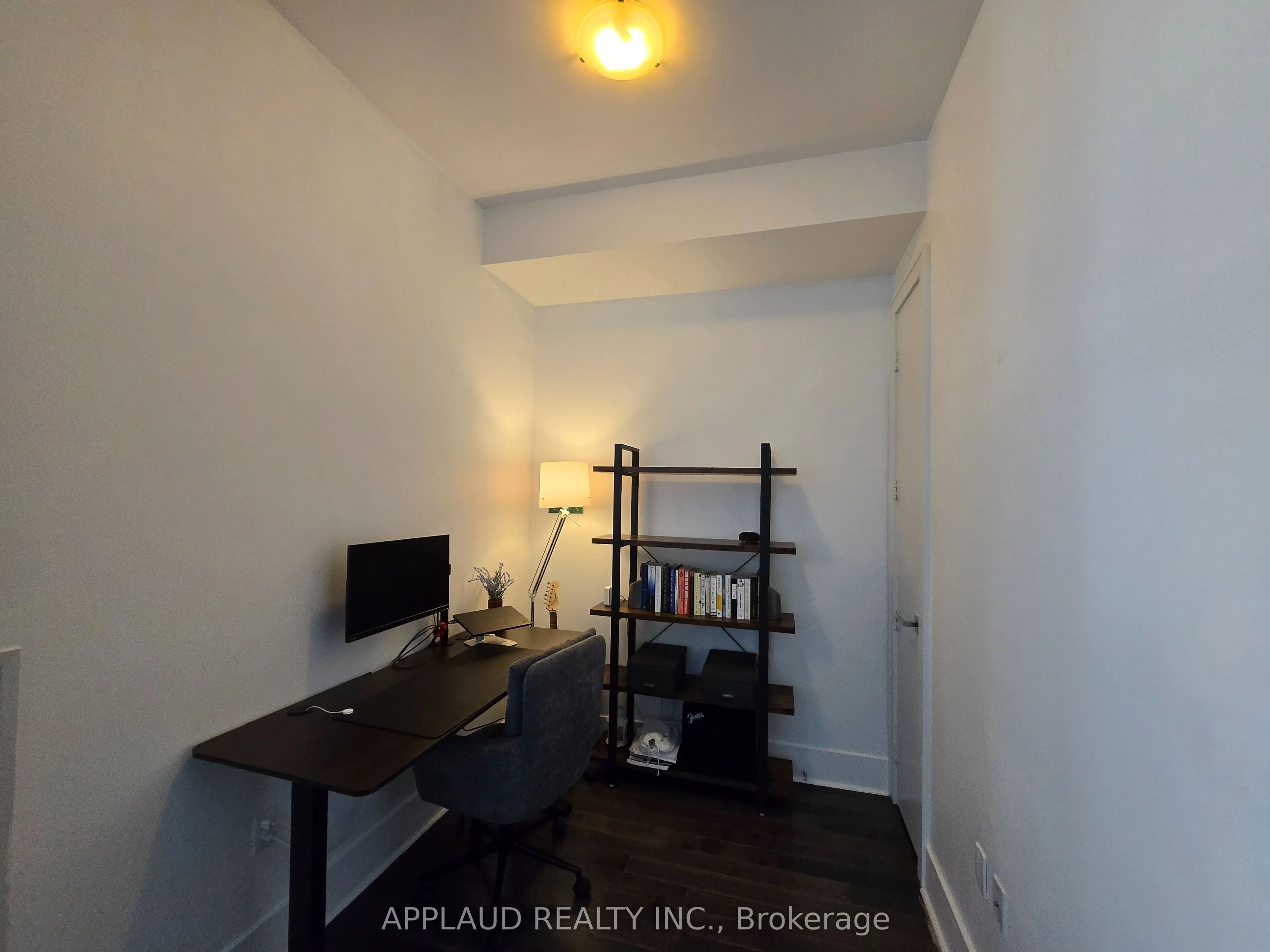 29 Queens Quay E, #409