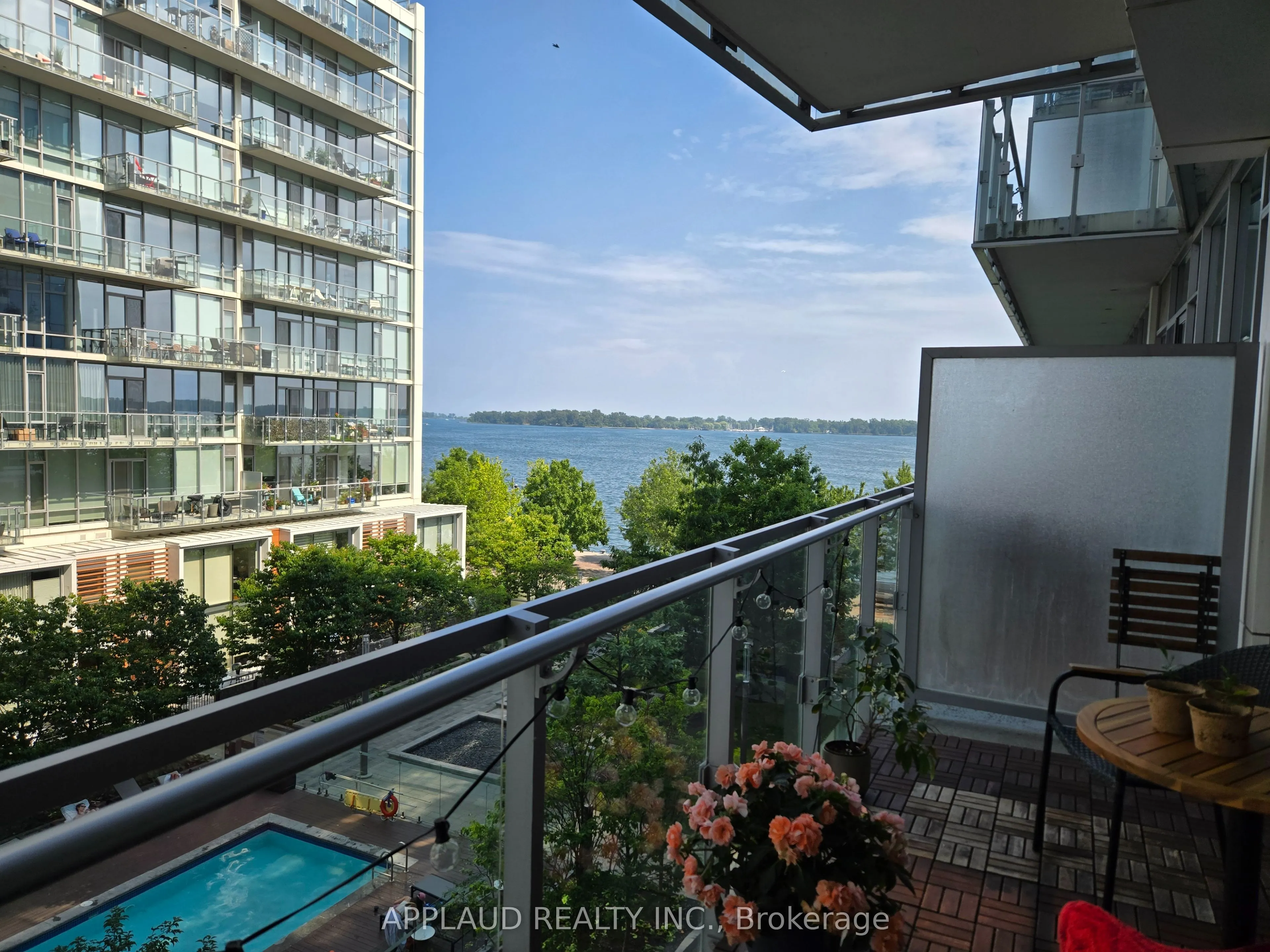 29 Queens Quay E, #409