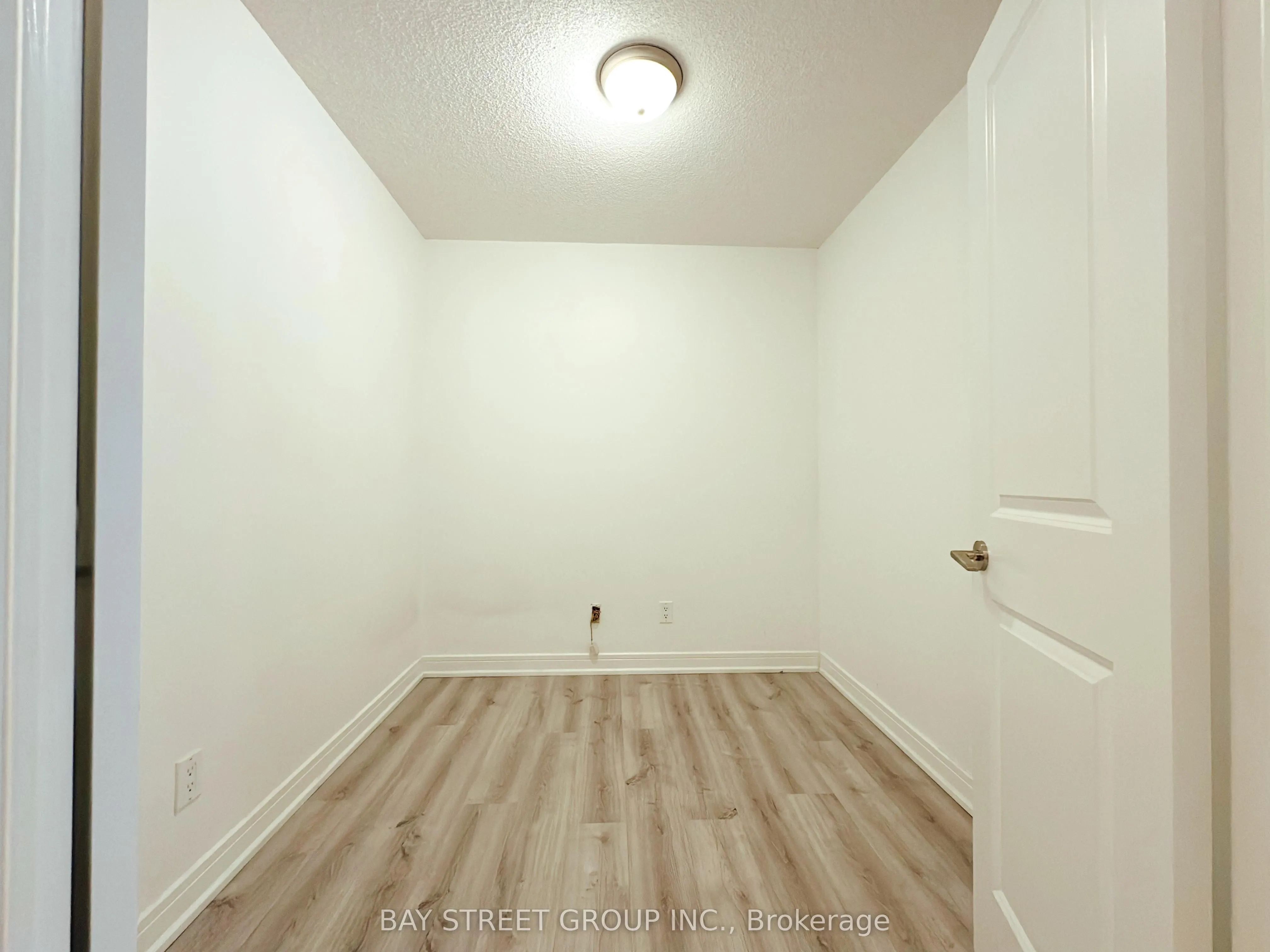 31 Bales Avenue, #916
