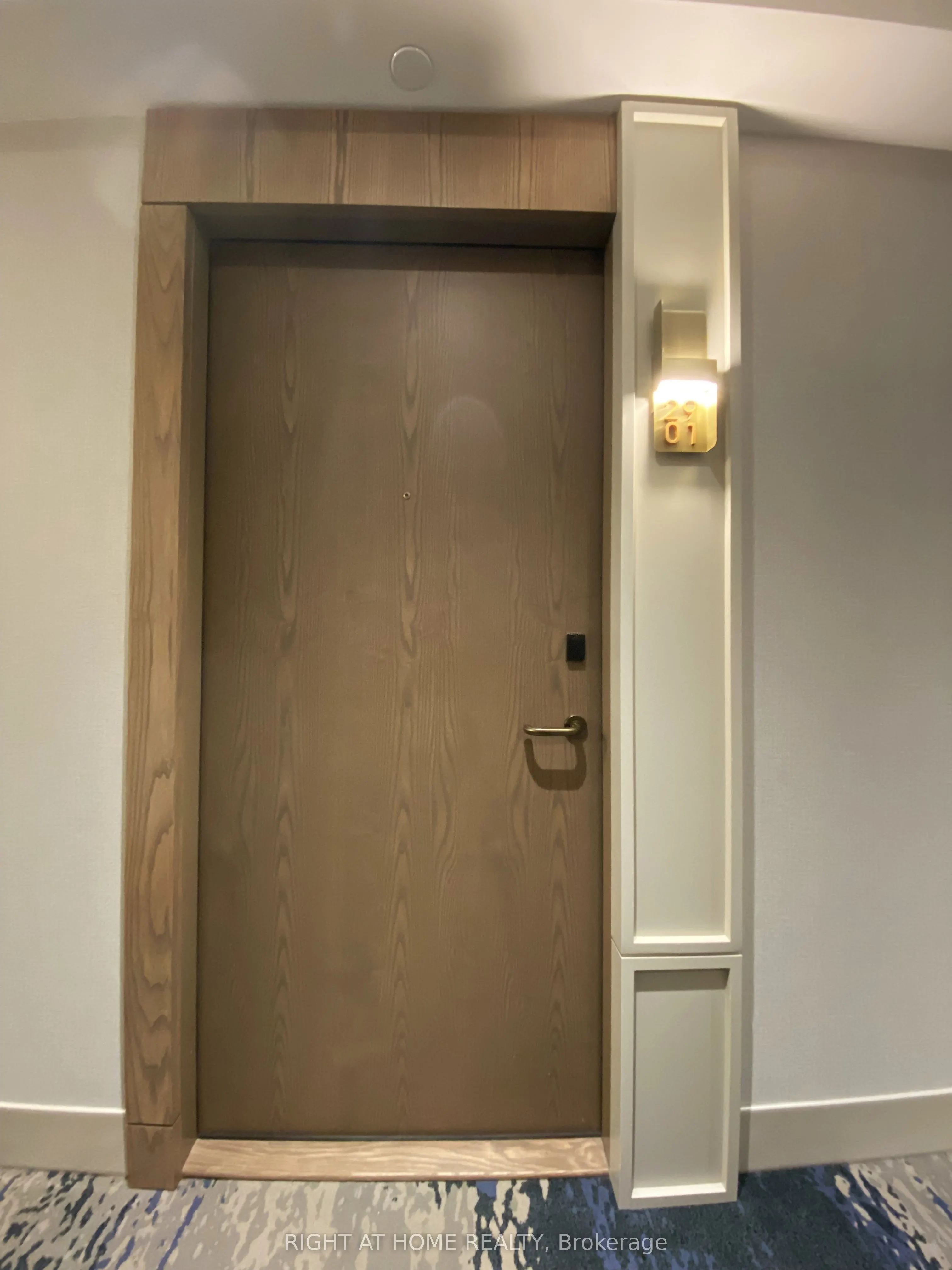 30 INN ON THE PARK Drive, #2901