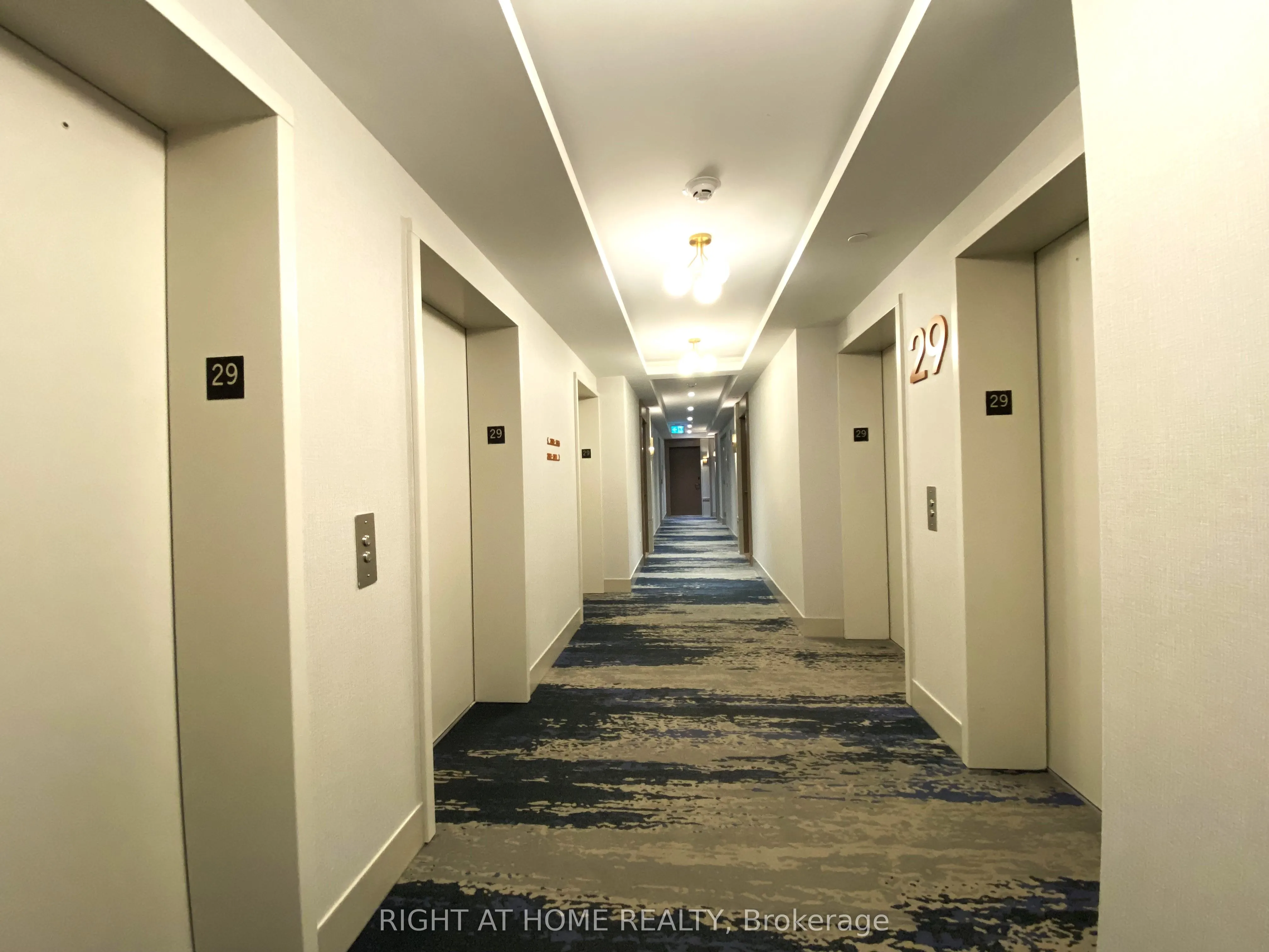 30 INN ON THE PARK Drive, #2901