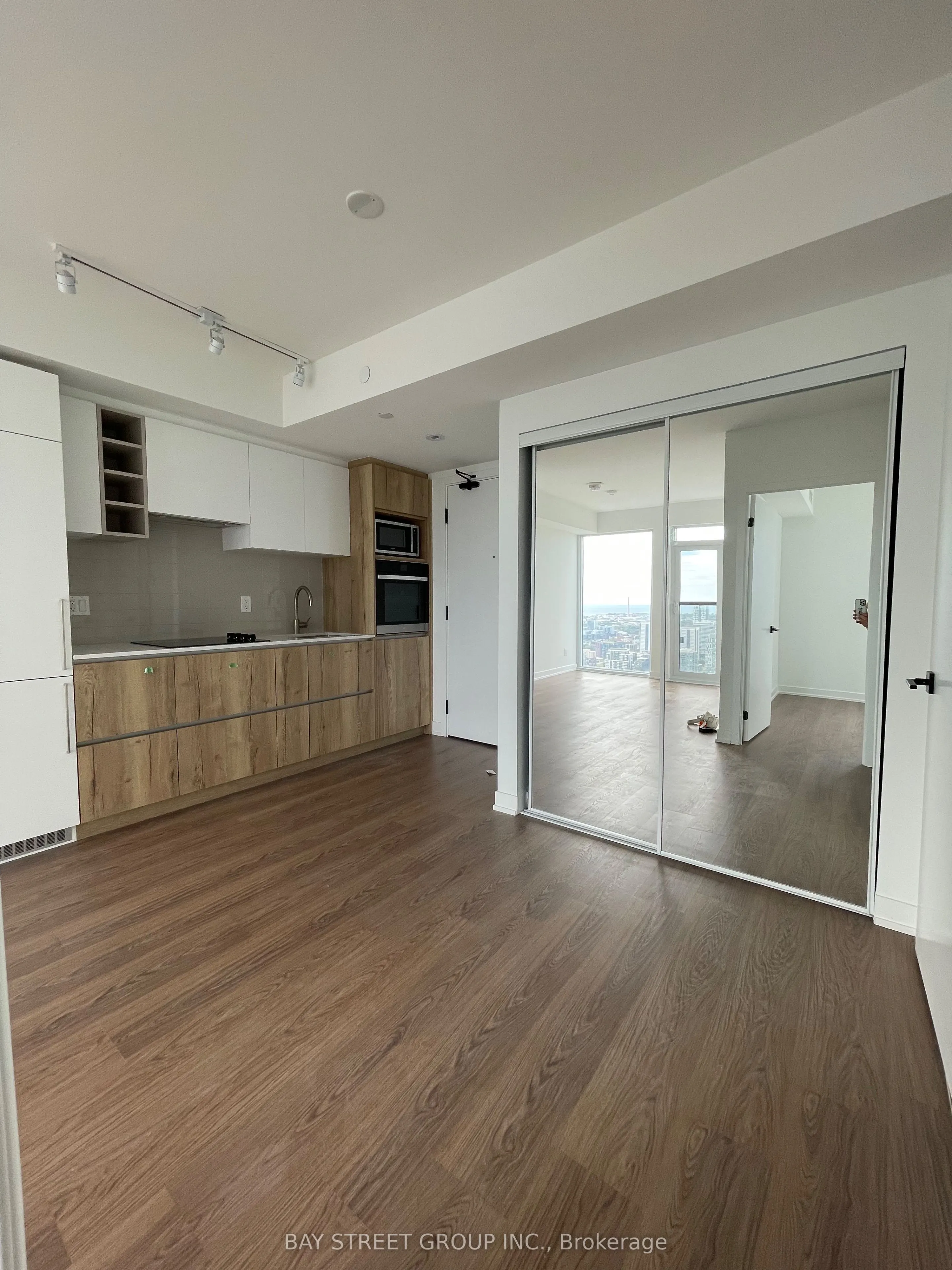 319 Jarvis Street, #4911