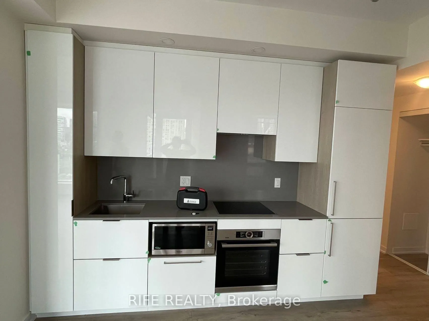 28 Freeland Street, #1707