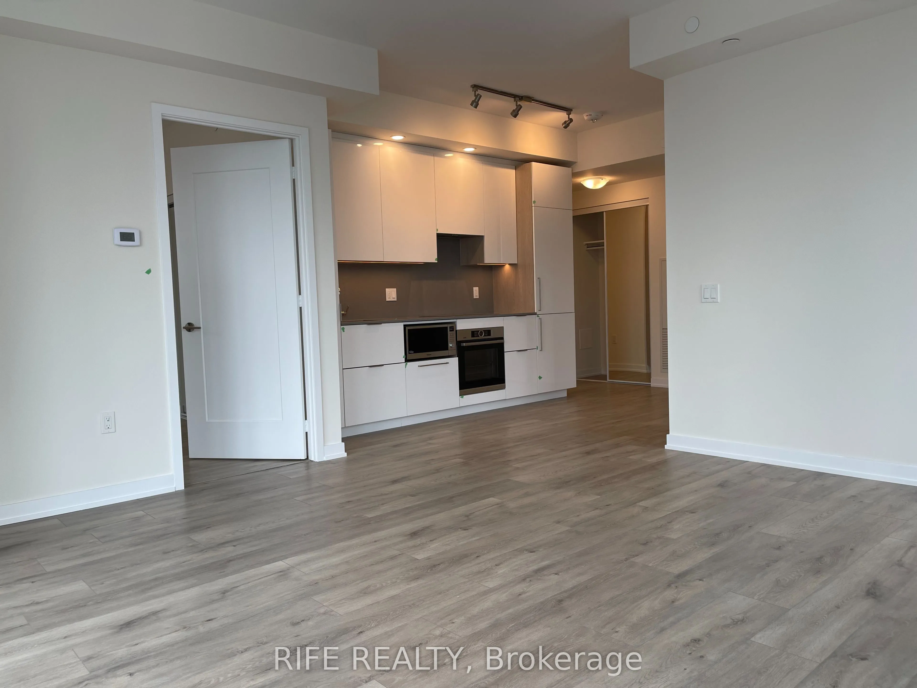 28 Freeland Street, #1707