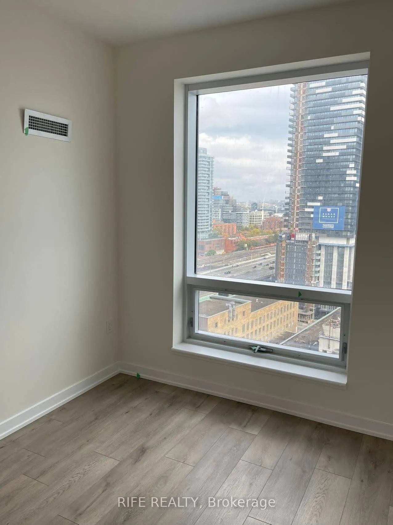 28 Freeland Street, #1707