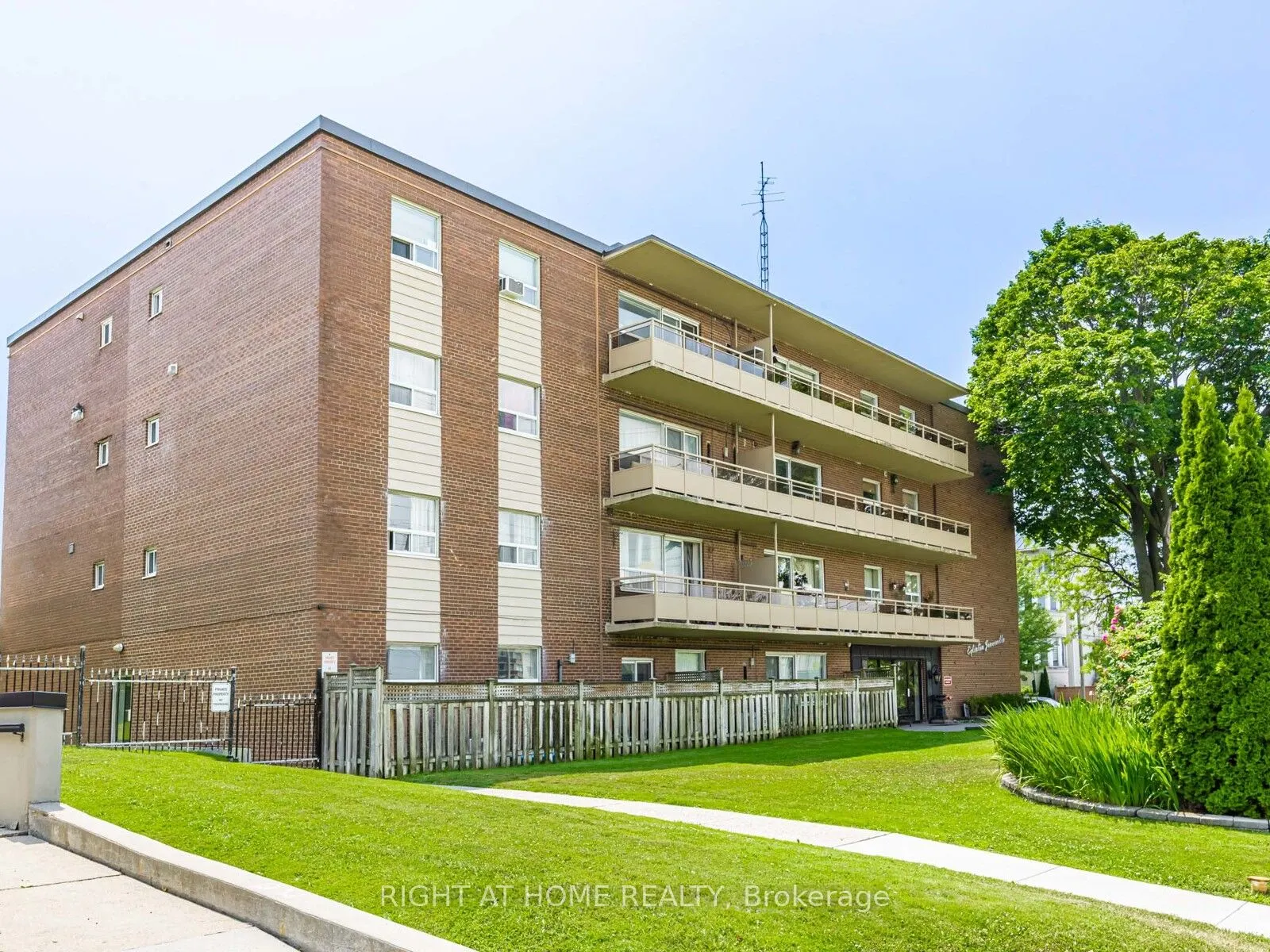 71 Jonesville Crescent, #104