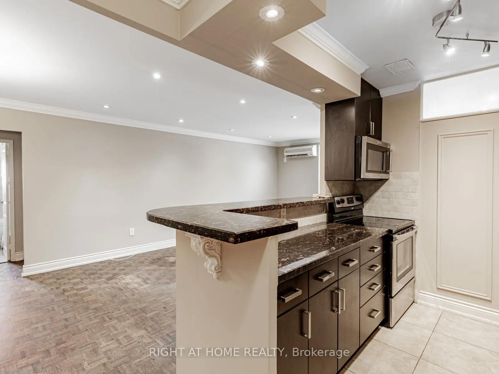 71 Jonesville Crescent, #104
