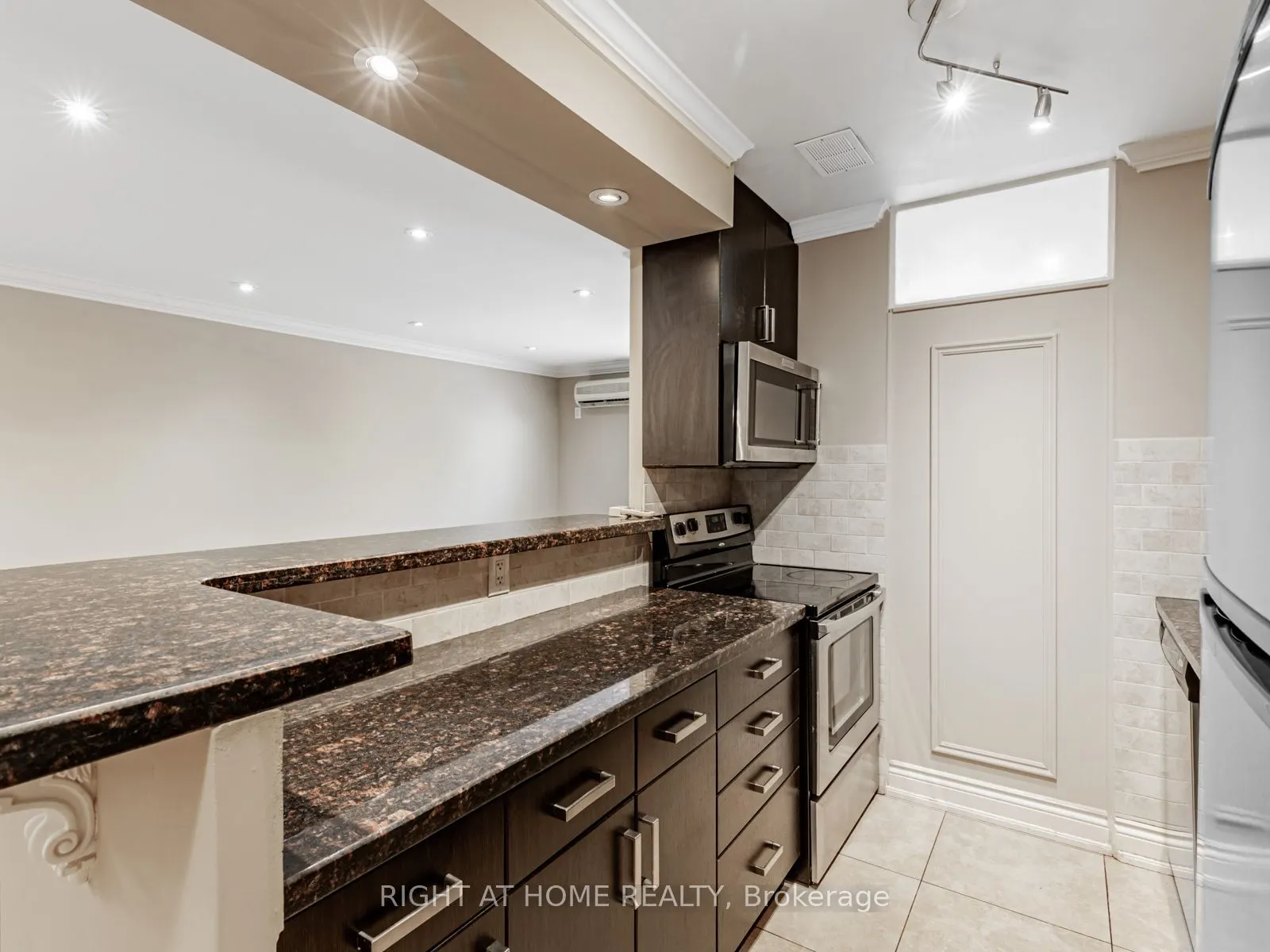71 Jonesville Crescent, #104