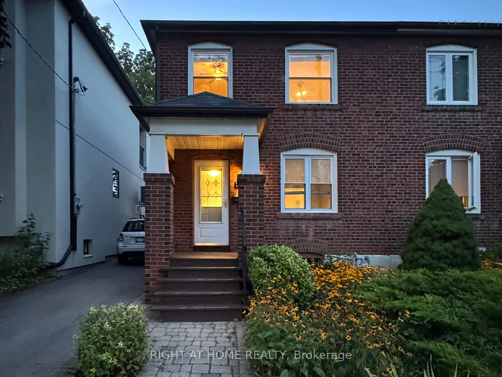 452 Soudan Avenue E