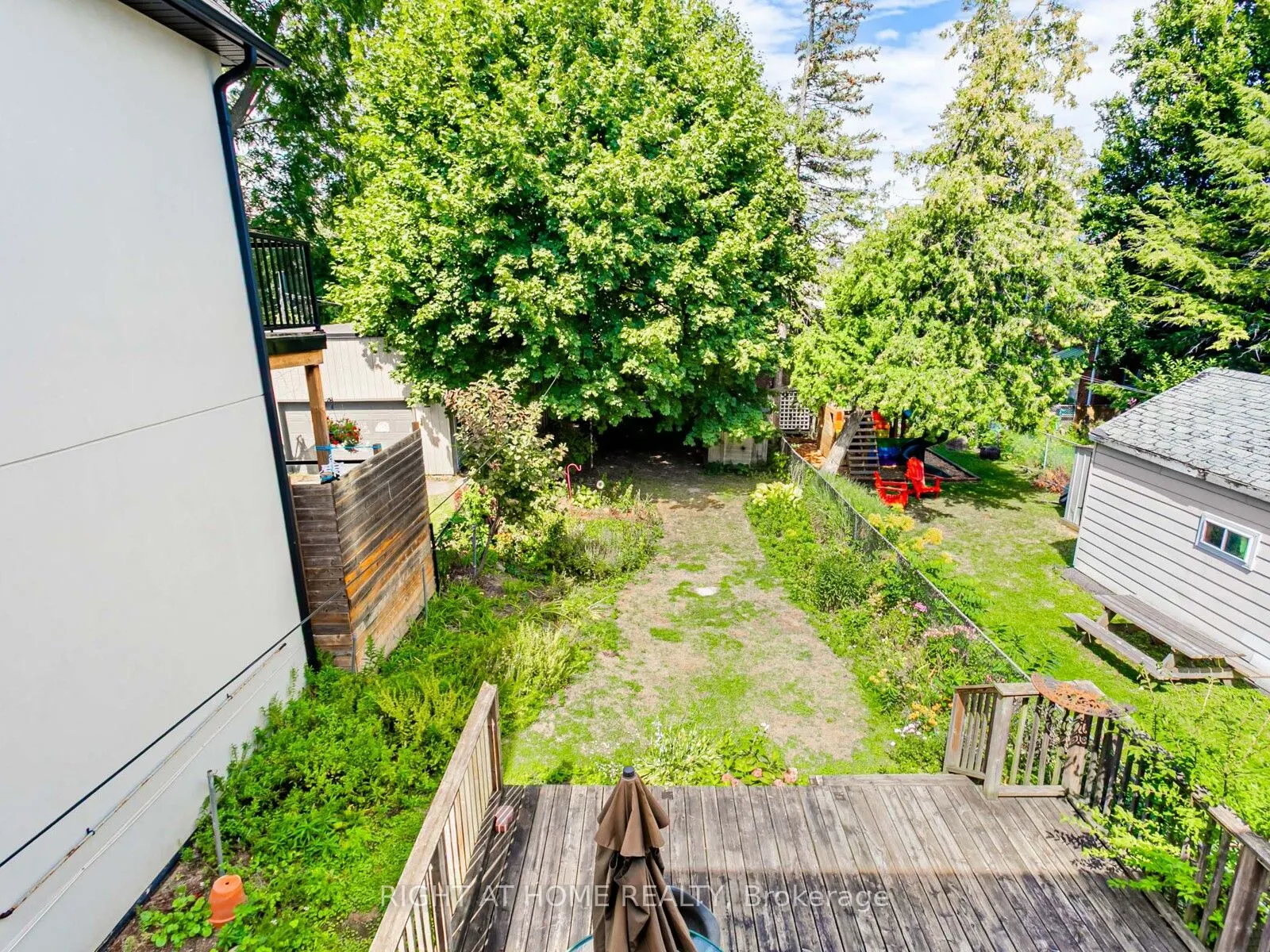 452 Soudan Avenue E
