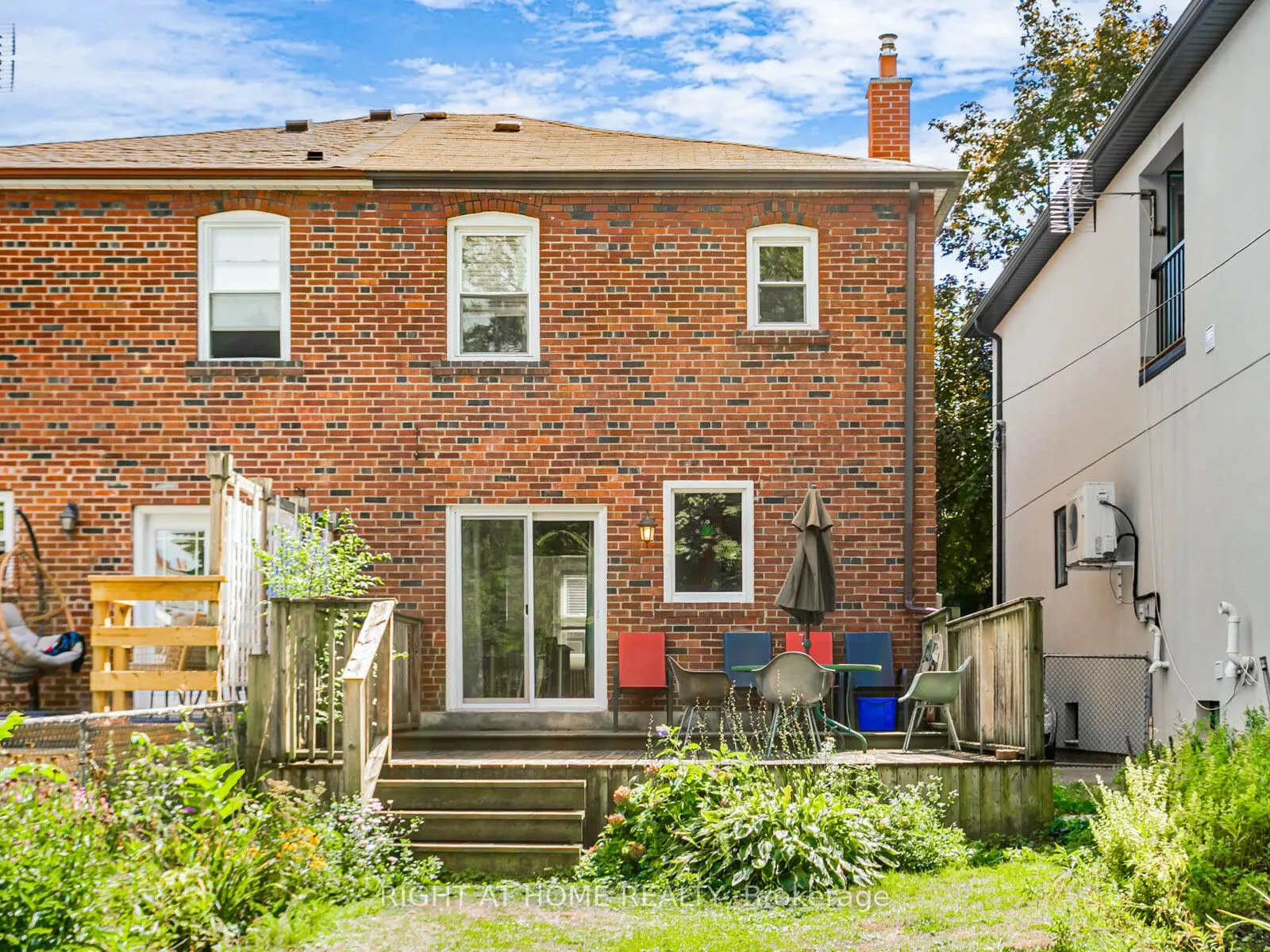 452 Soudan Avenue E