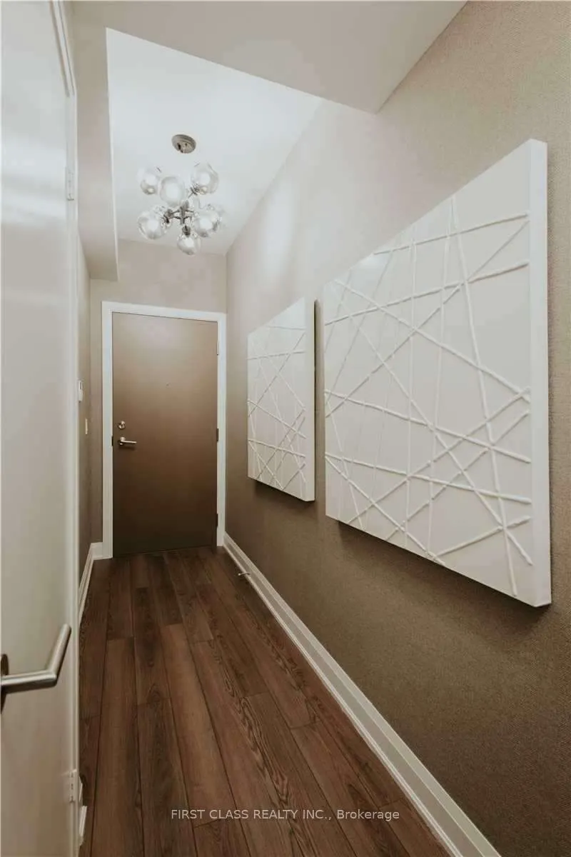 160 vanderhoof Avenue, #209