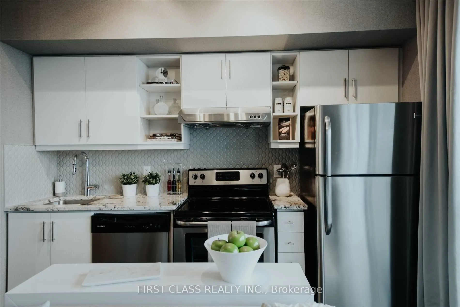 160 vanderhoof Avenue, #209