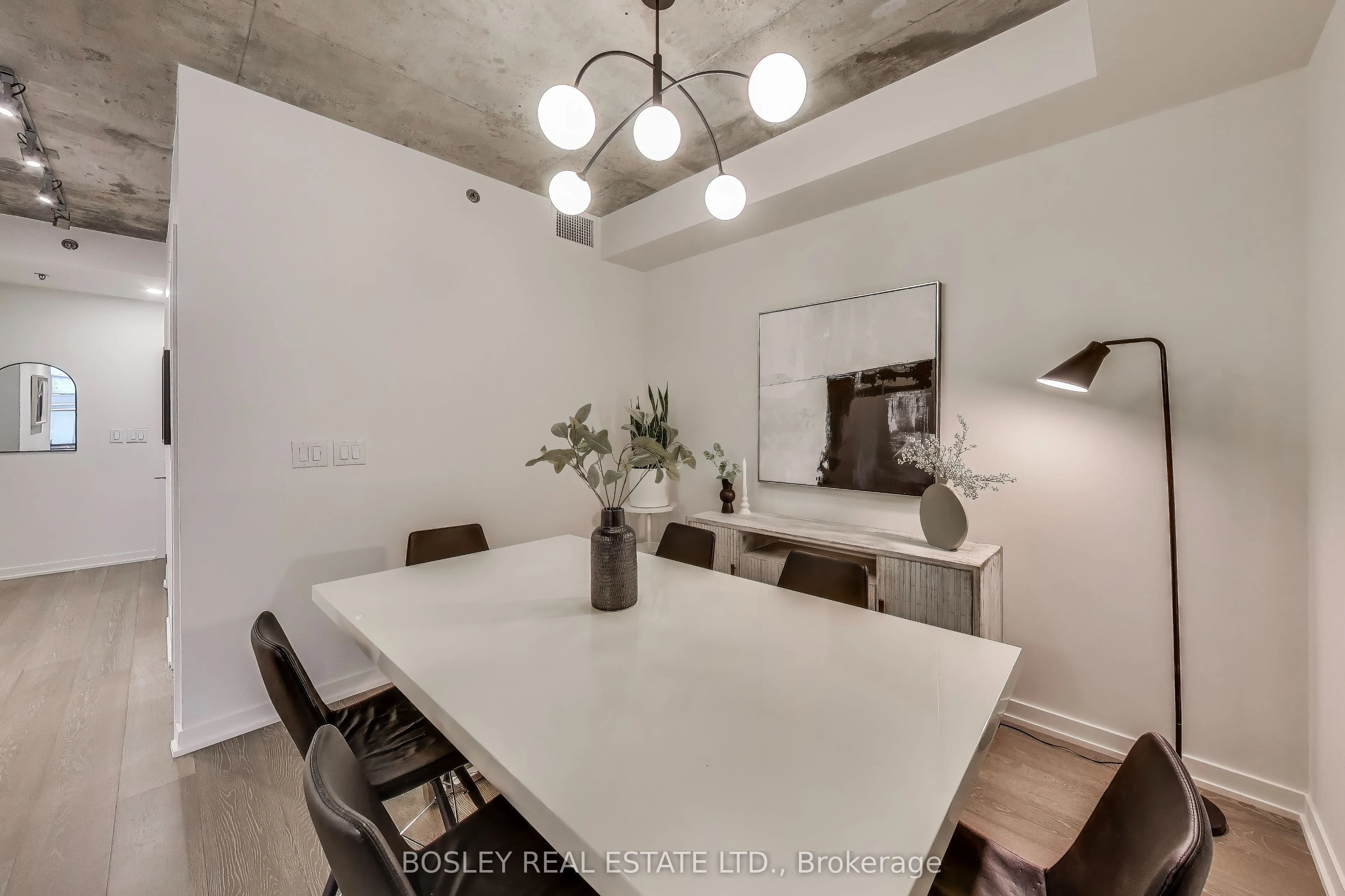 8 Gladstone Avenue, #403