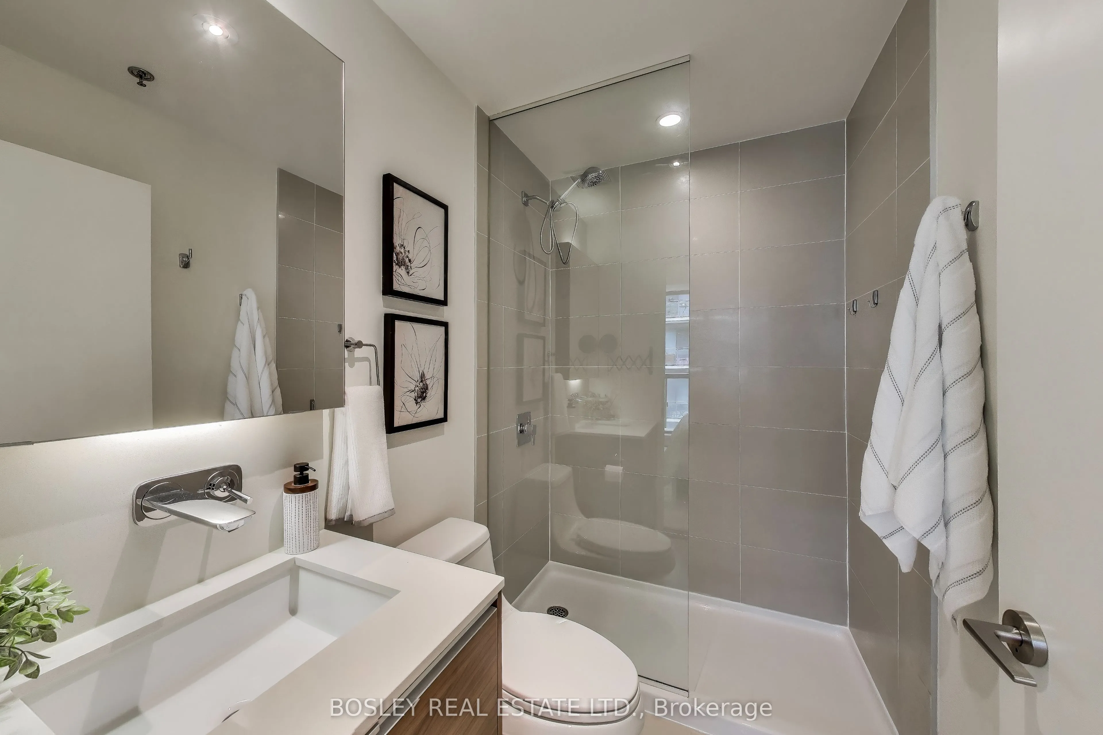 8 Gladstone Avenue, #403